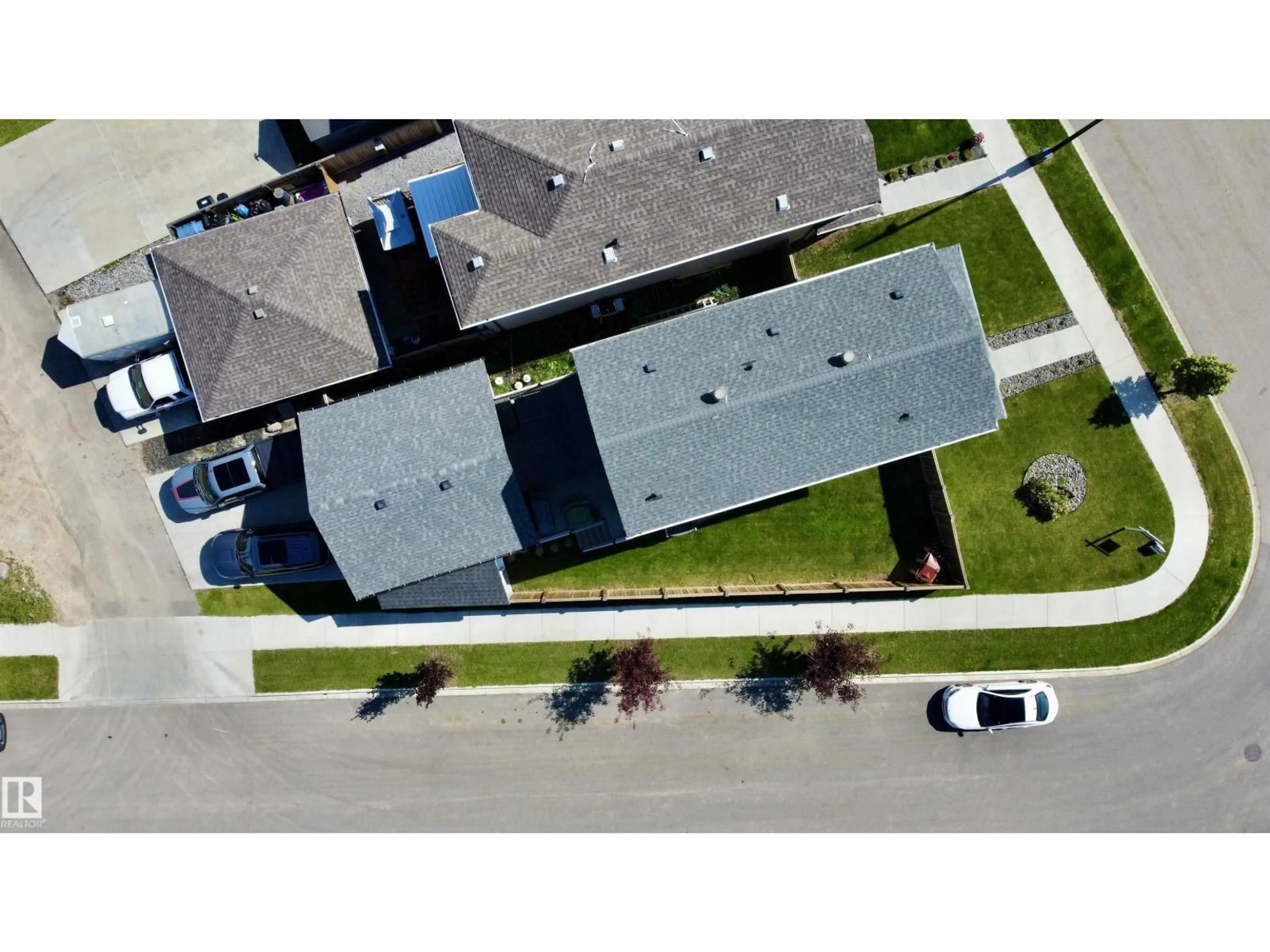 A pic from outside/outdoor area/front of a property/back of a property/a pic from drone, street for 17359 49 ST, Edmonton Alberta T5Y3W1