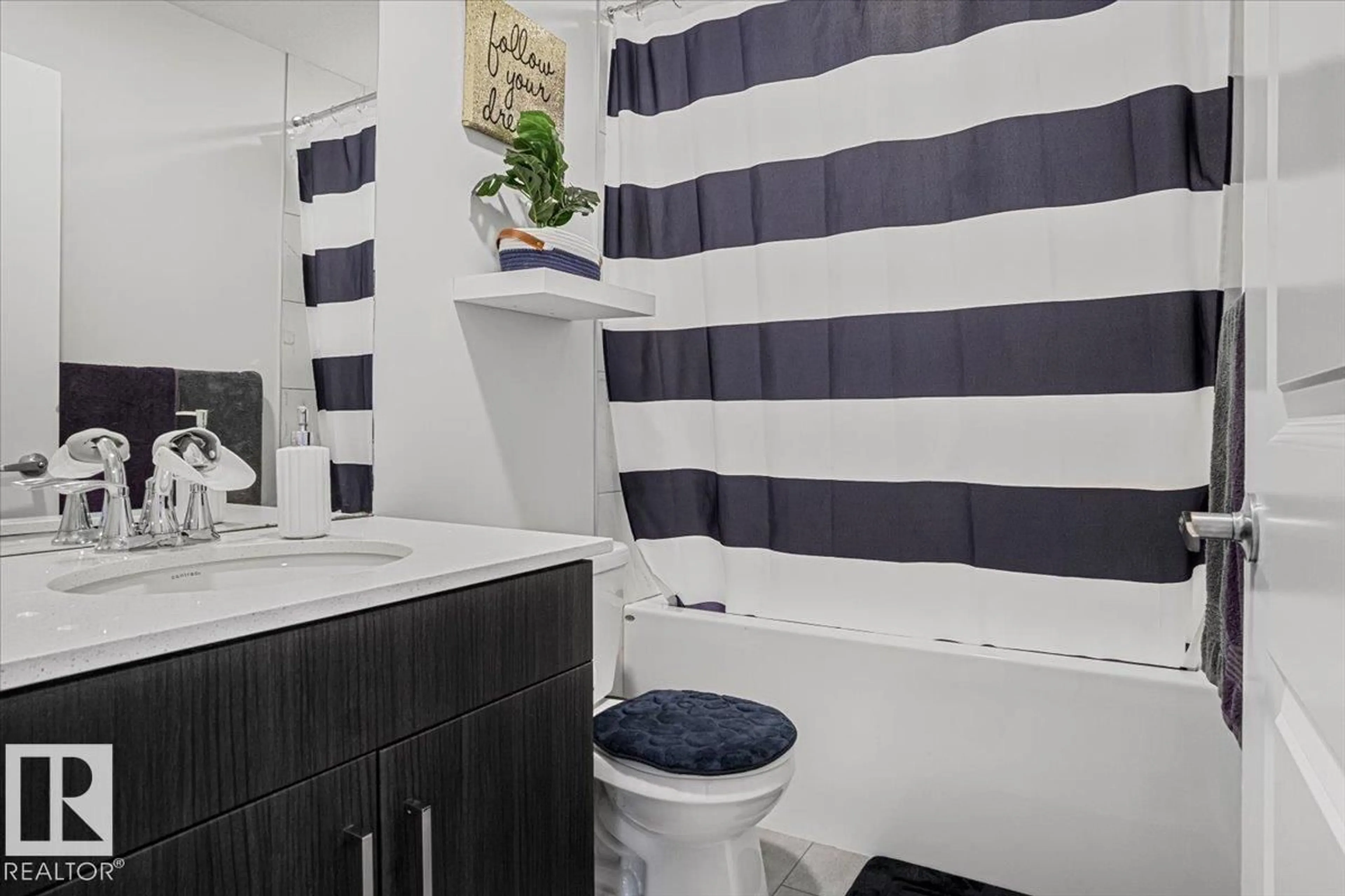 Standard bathroom, ceramic/tile floor for 6355 GREENAWAY AV, Edmonton Alberta T5E6Y5