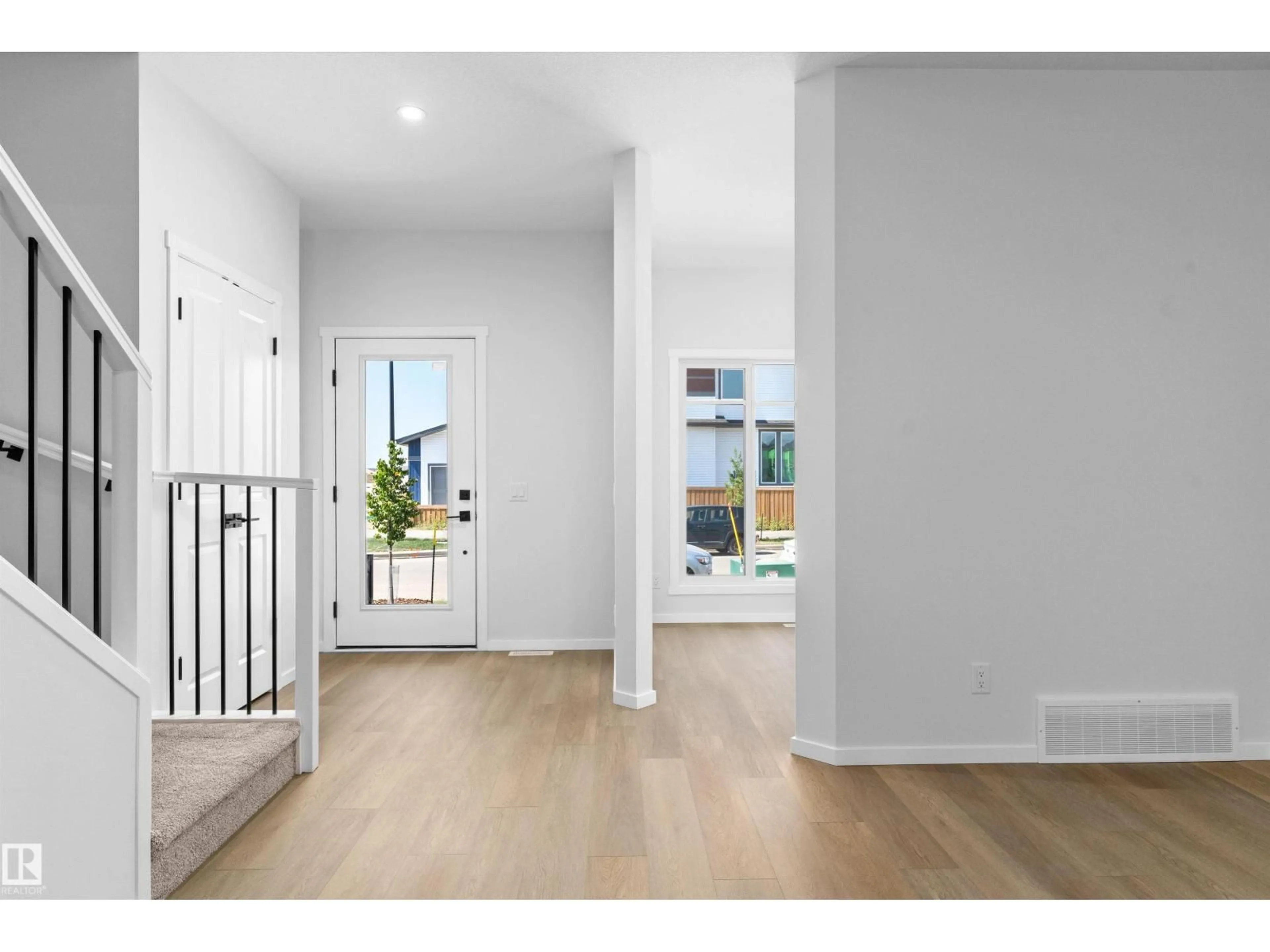 Indoor entryway for 2463 ALCES LI, Edmonton Alberta T6X3L8