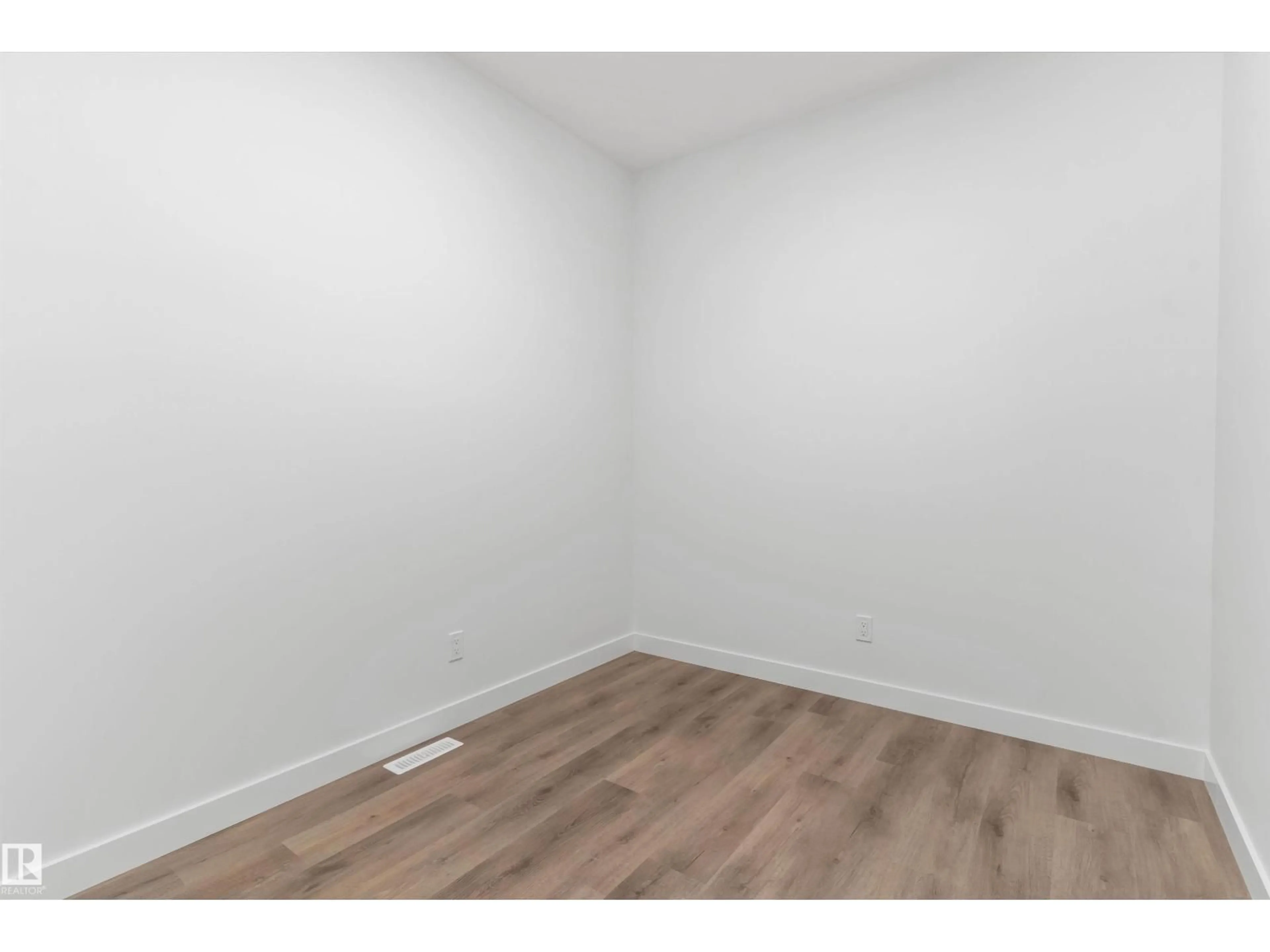 A pic of a room for 19356 29 AV, Edmonton Alberta T6M3B1