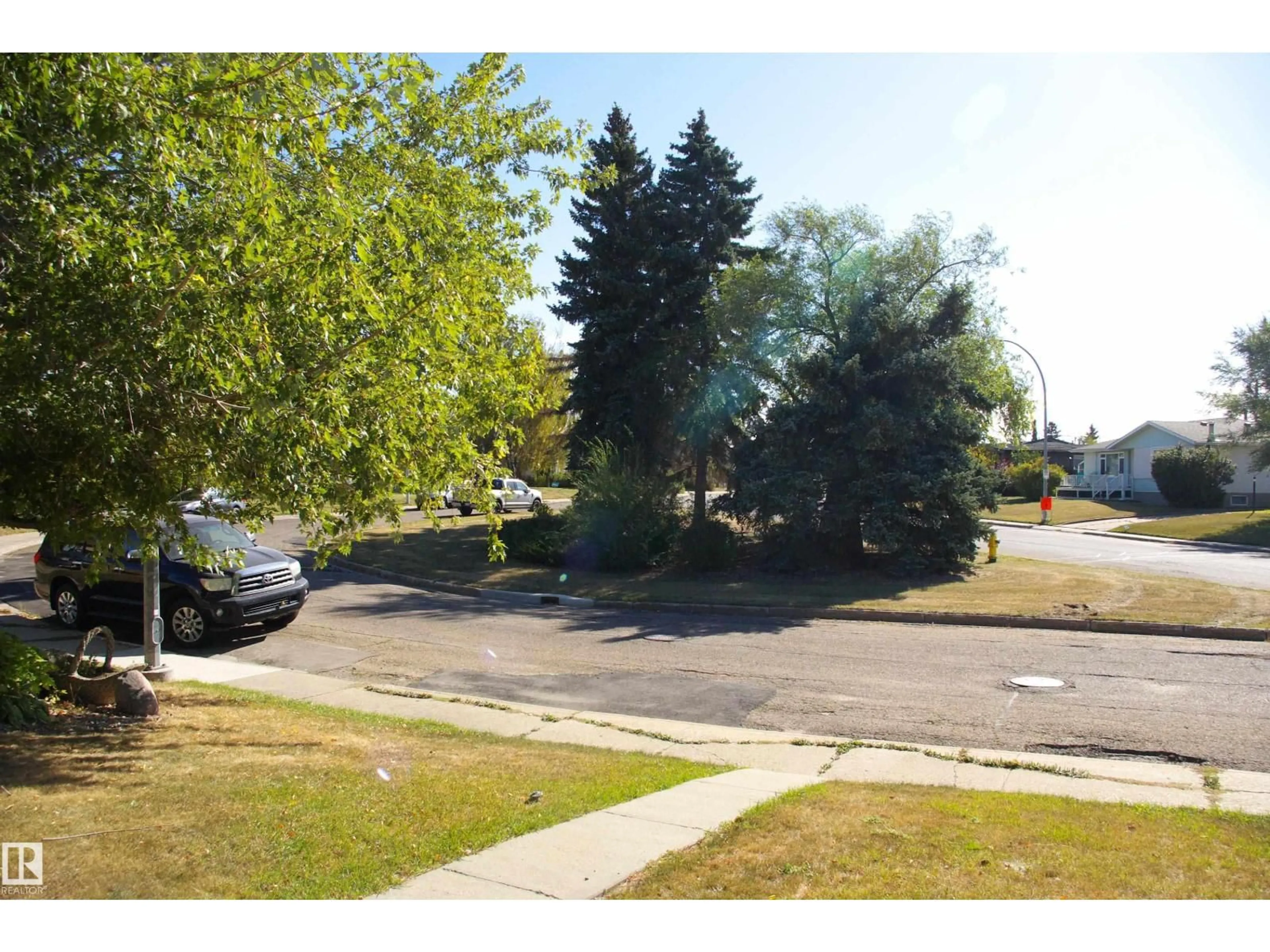 Unknown for 9615 57 ST, Edmonton Alberta T6B1J8