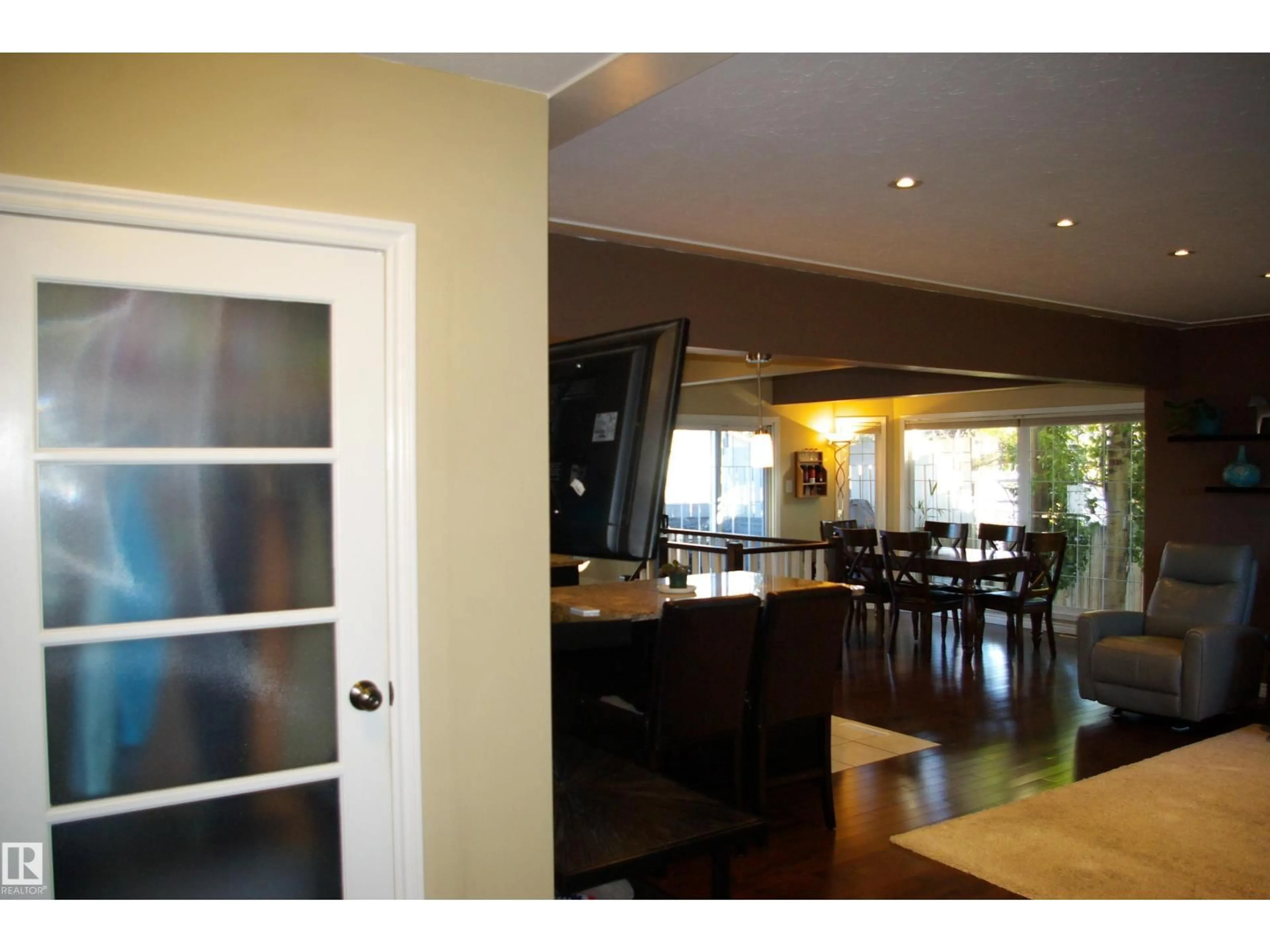 Unknown for 9615 57 ST, Edmonton Alberta T6B1J8
