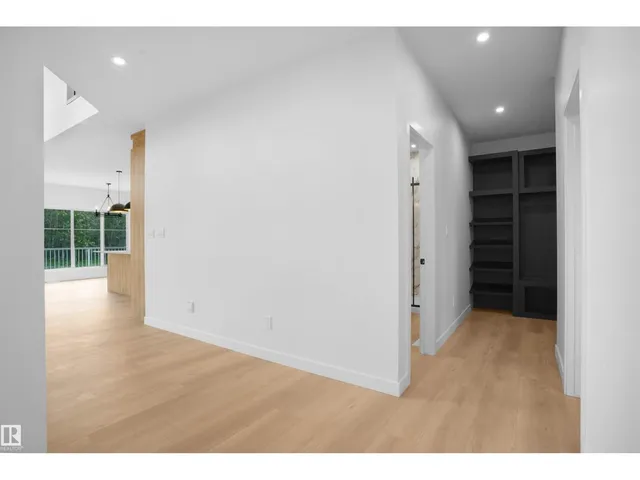 955 ELDERBERRY LD, Edmonton 4