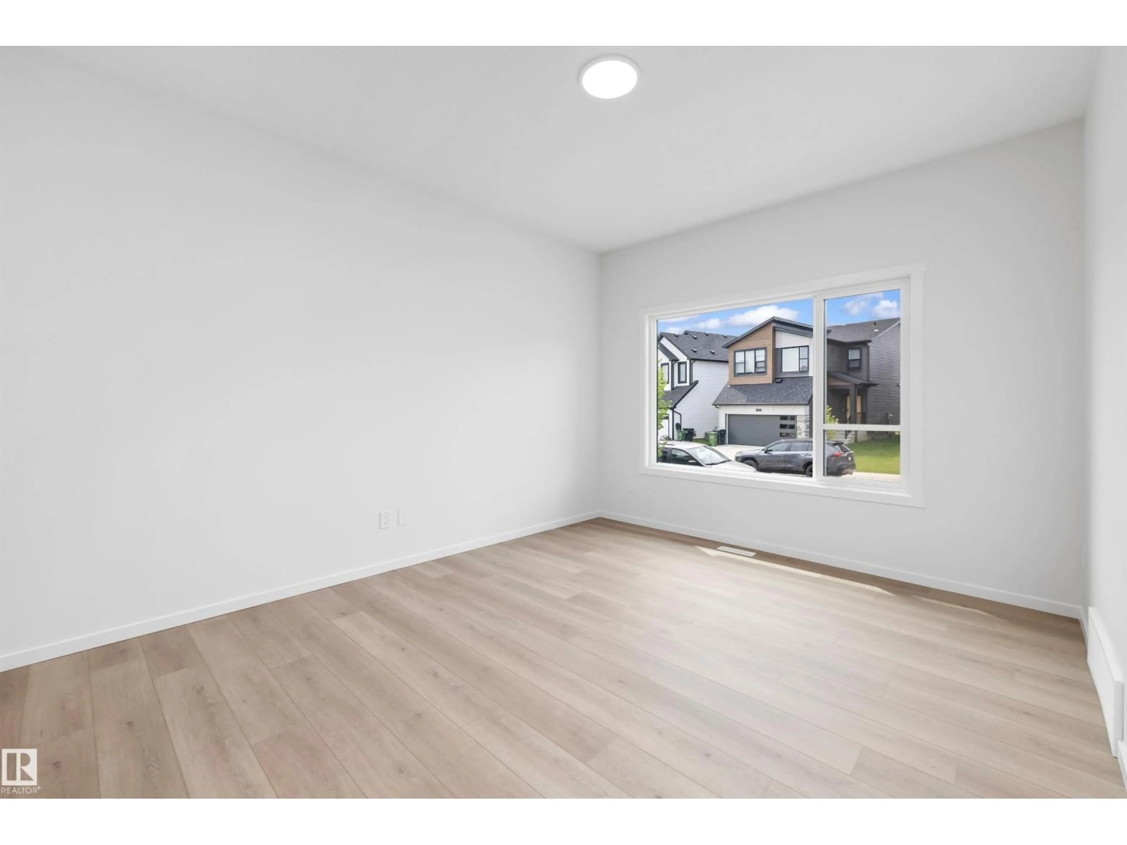 A pic of a room for 9105 ELVES LO, Edmonton Alberta T6M1J8
