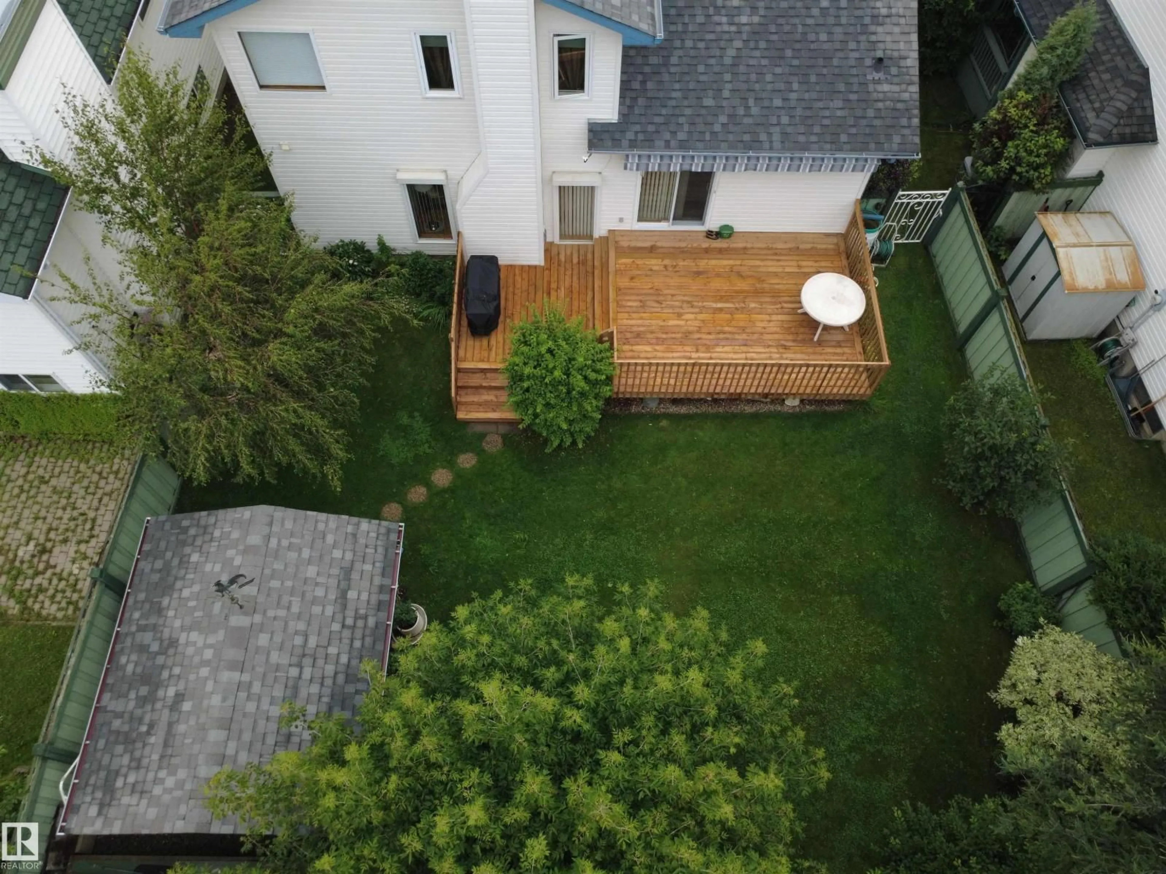 A pic from outside/outdoor area/front of a property/back of a property/a pic from drone, street for 1147 POTTER GREENS DR, Edmonton Alberta T5T5Y4