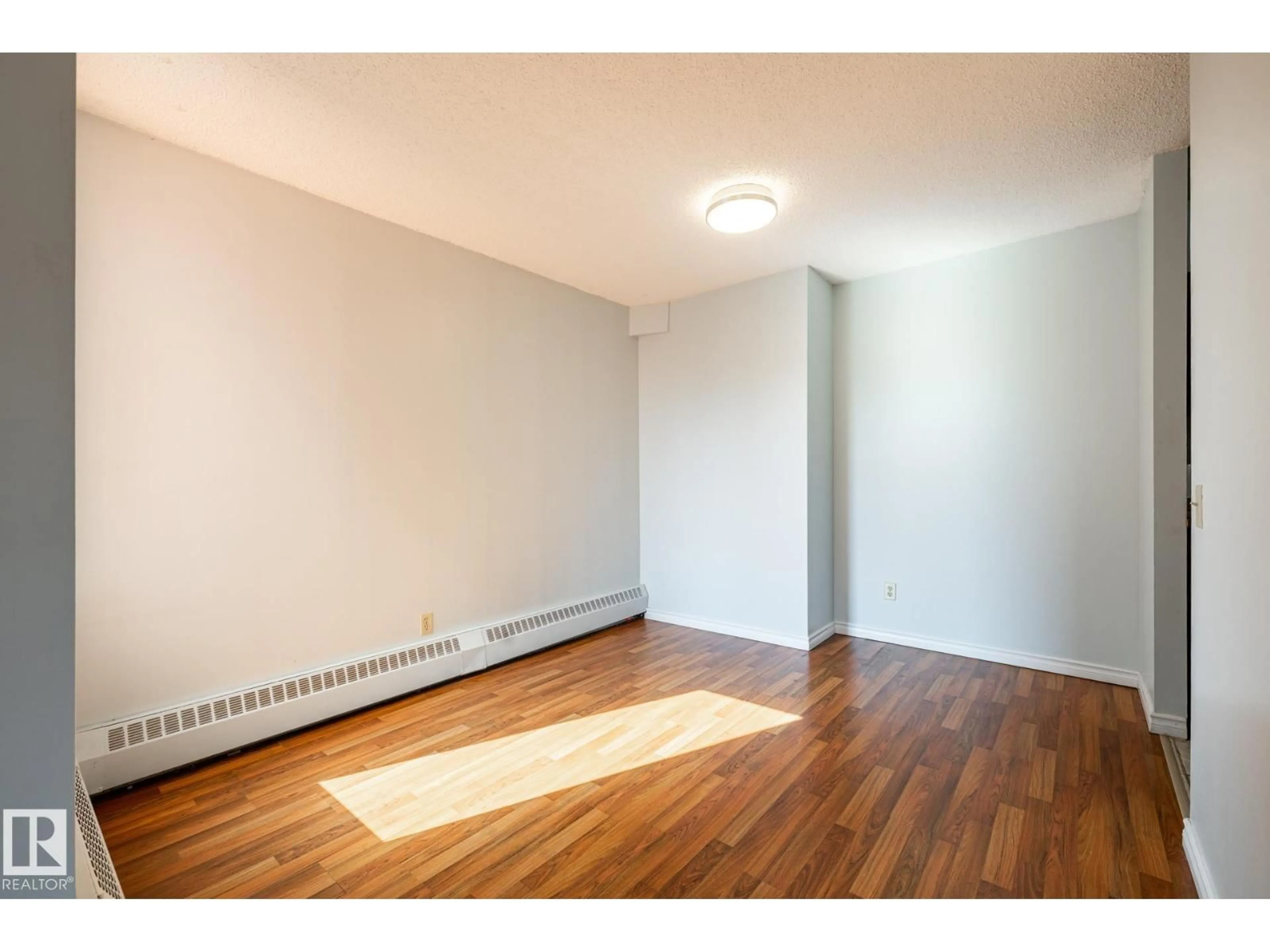 A pic of a room for 703 - 10175 109 ST NW, Edmonton Alberta T5J3P2