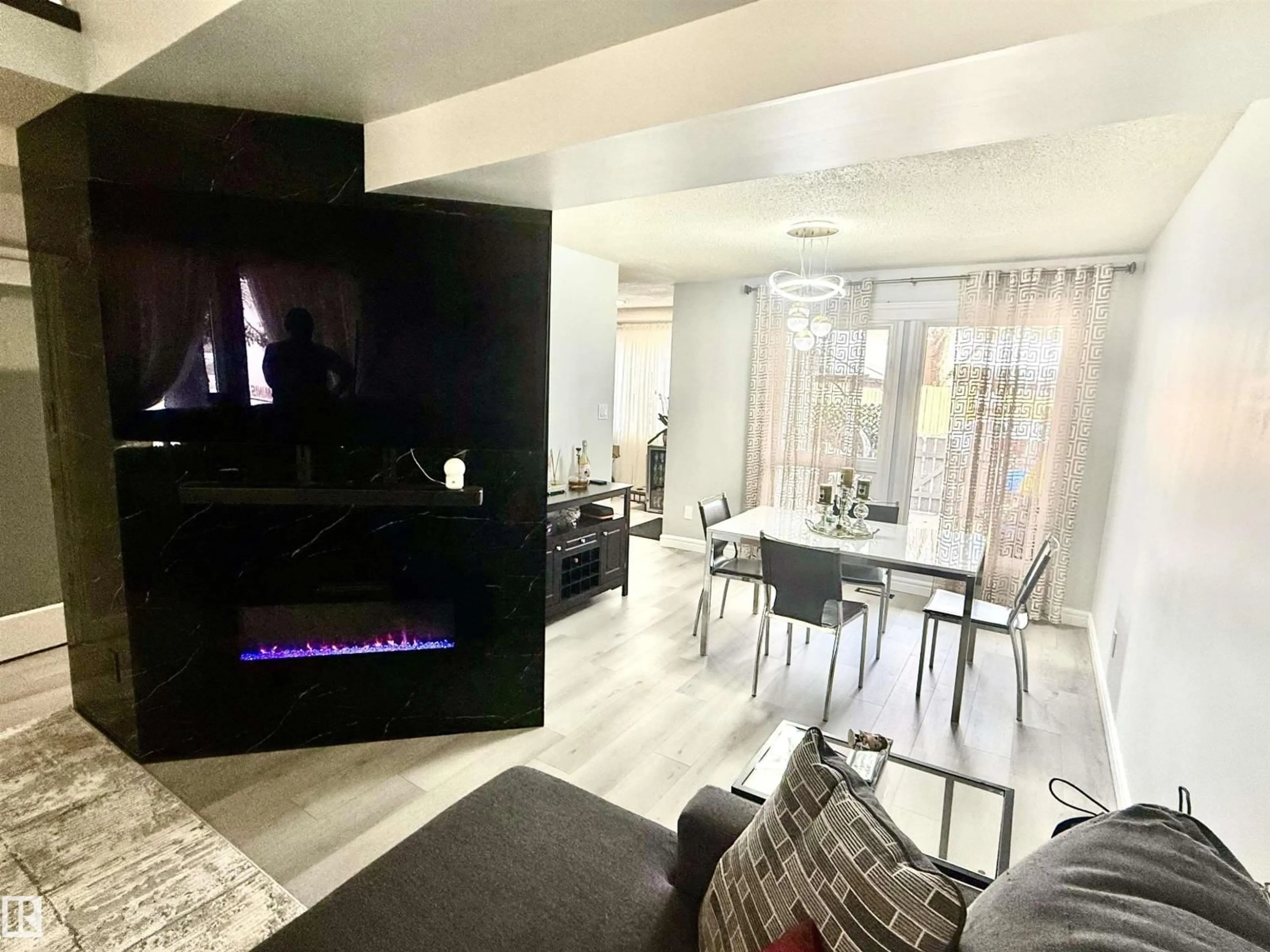 Unknown for 5451 HILL VIEW CR, Edmonton Alberta T6L1V9