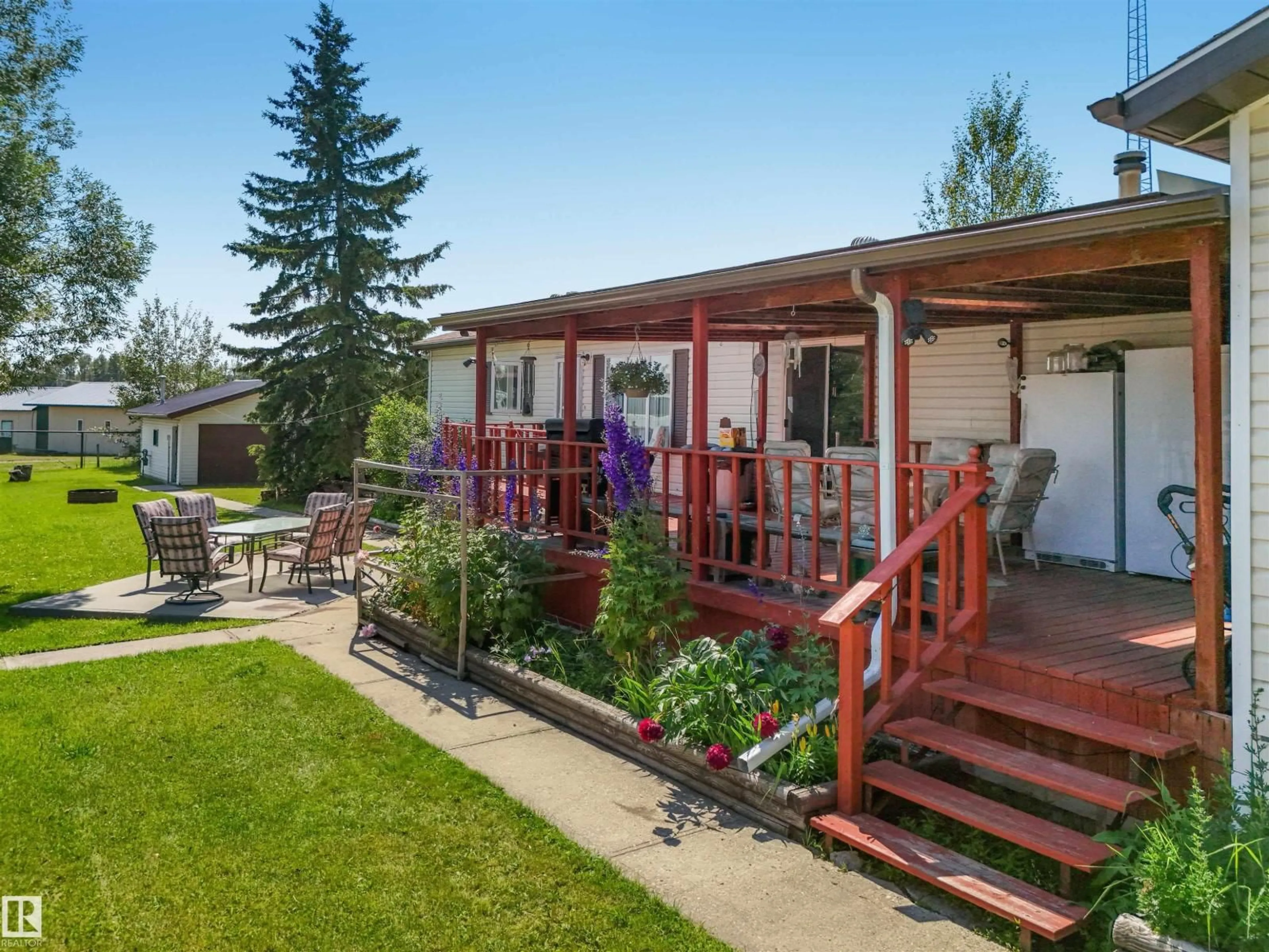 Patio, mountain view for 4905 46 AV, Violet Grove Alberta T7A2A1