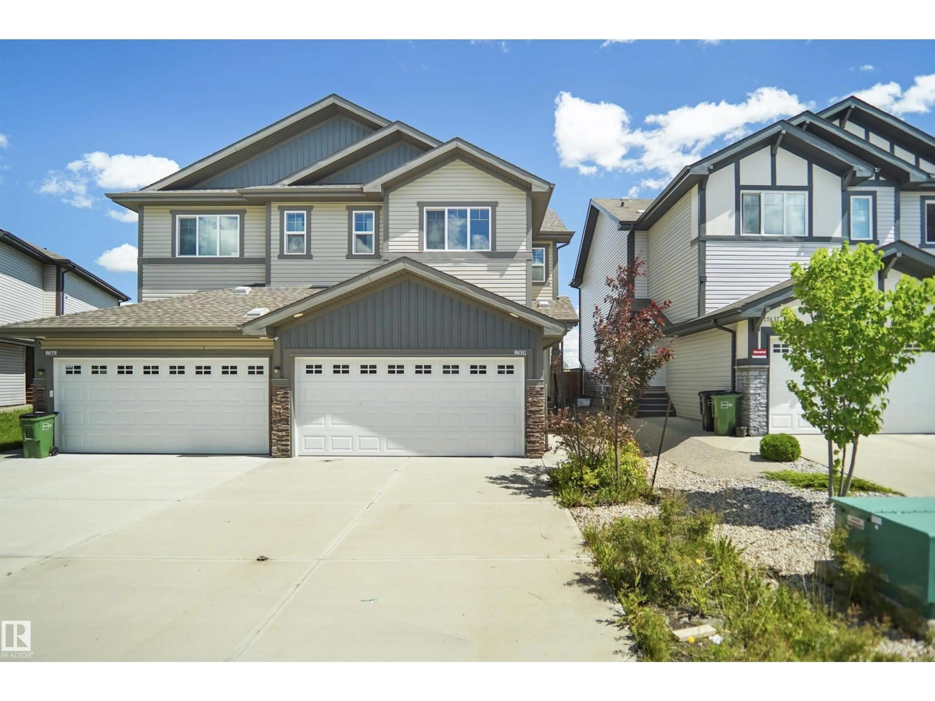 Home with vinyl exterior material, street for 17639 120 ST, Edmonton Alberta T5X0K8