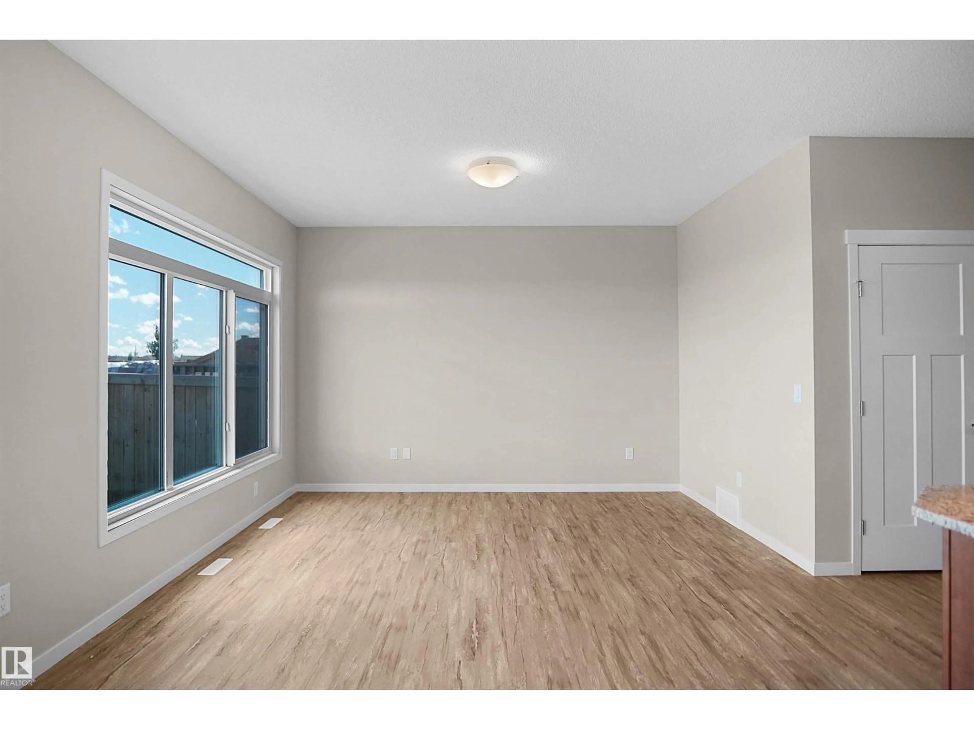 A pic of a room for 17639 120 ST, Edmonton Alberta T5X0K8