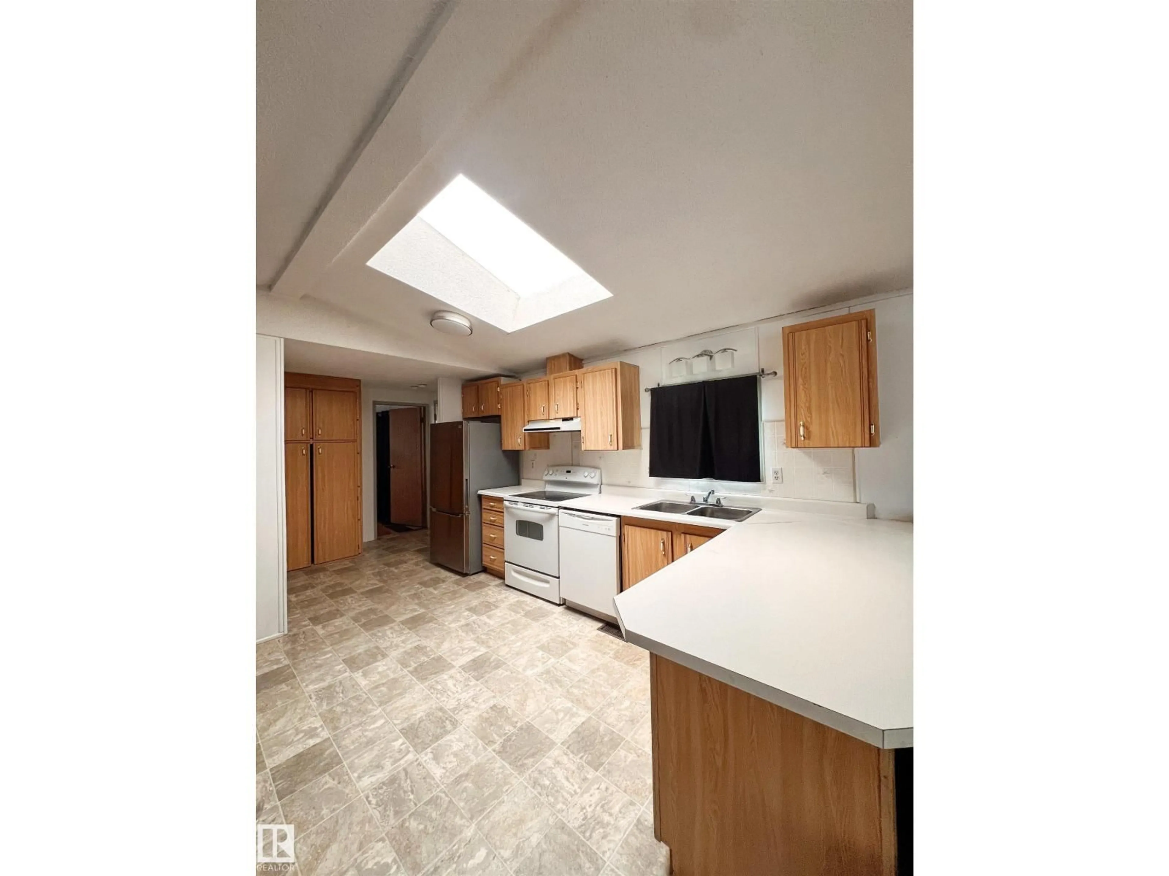 Standard kitchen, unknown for 4912 52 ST, Entwistle Alberta T0E0S0