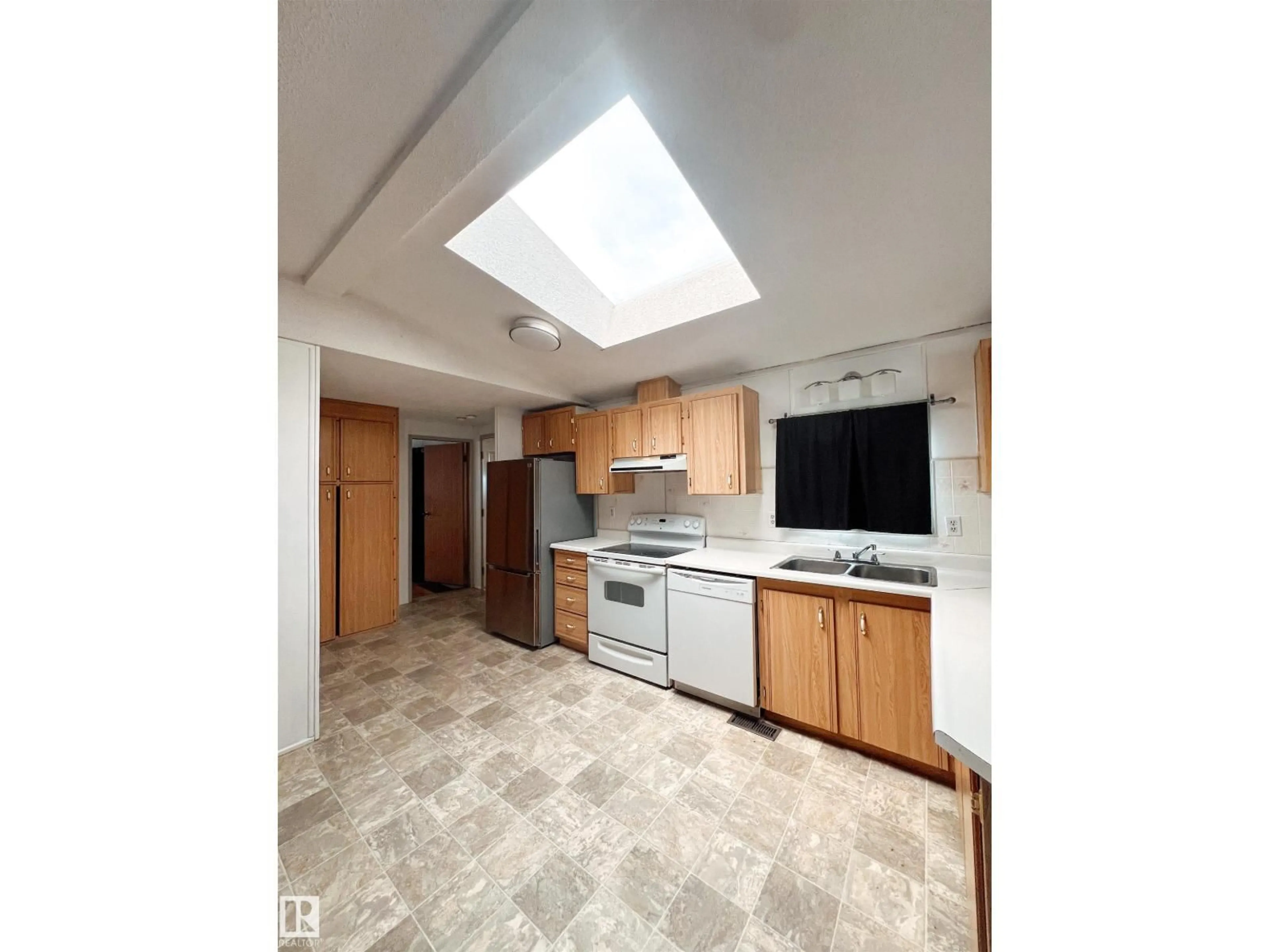 Unknown for 4912 52 ST, Entwistle Alberta T0E0S0