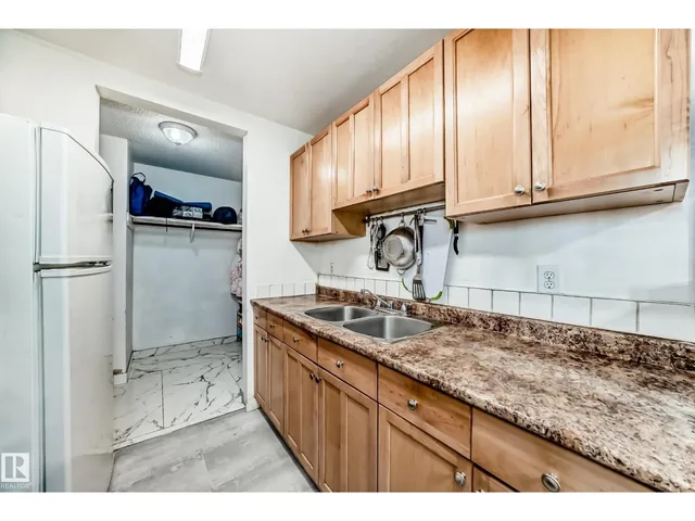 5C - 5715 133 AV, Edmonton 4