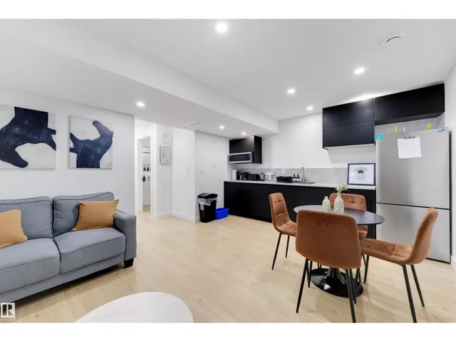 NW - 8125 226A ST, Edmonton 5