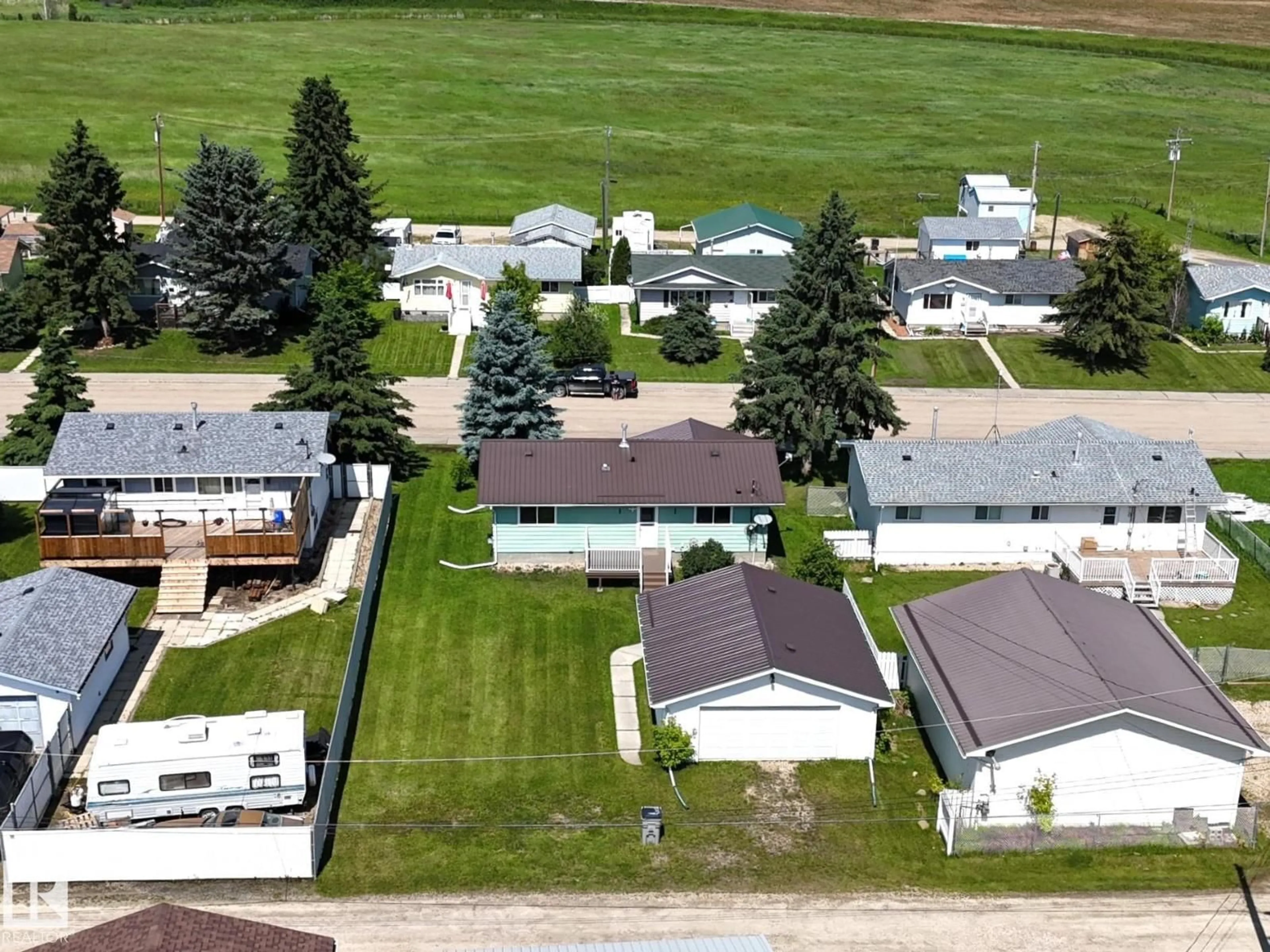 A pic from outside/outdoor area/front of a property/back of a property/a pic from drone, street for 4813 56 AV, Wildwood Alberta T0E2M0