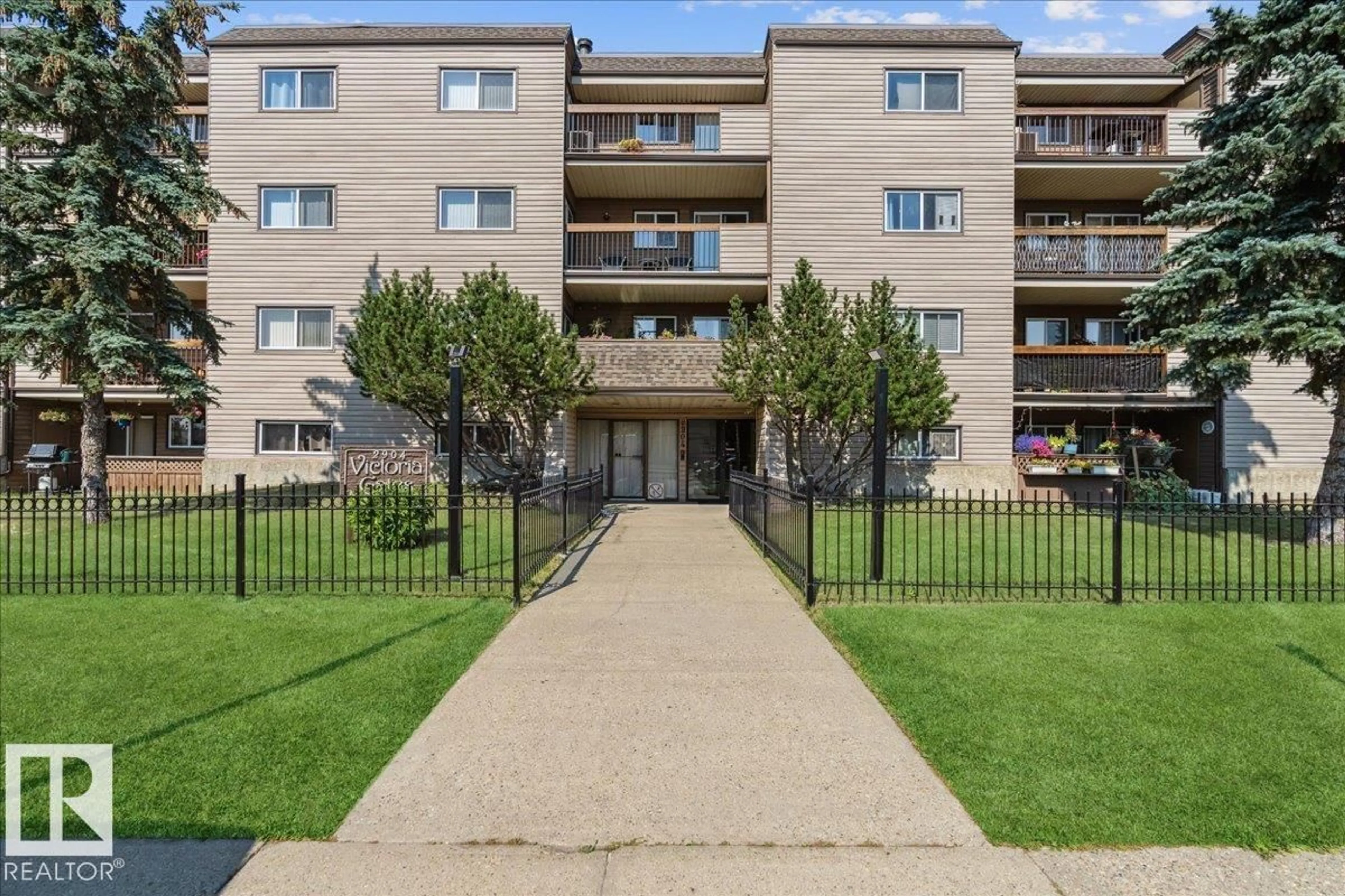 Patio, street for #112 - 2904 139 AV, Edmonton Alberta T5Y1P7