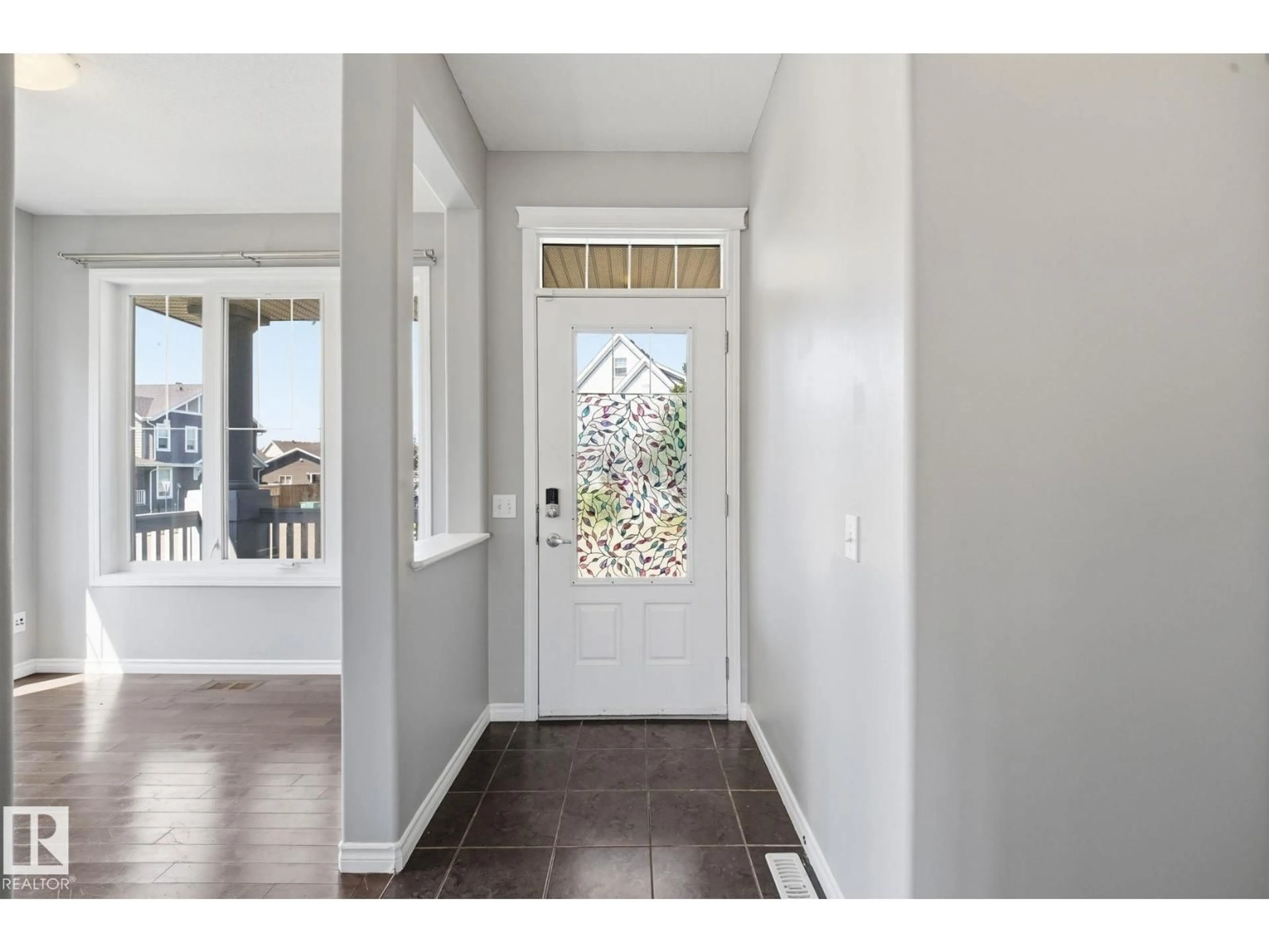 Indoor entryway for SW - 7043 22 AV, Edmonton Alberta T6X0T8