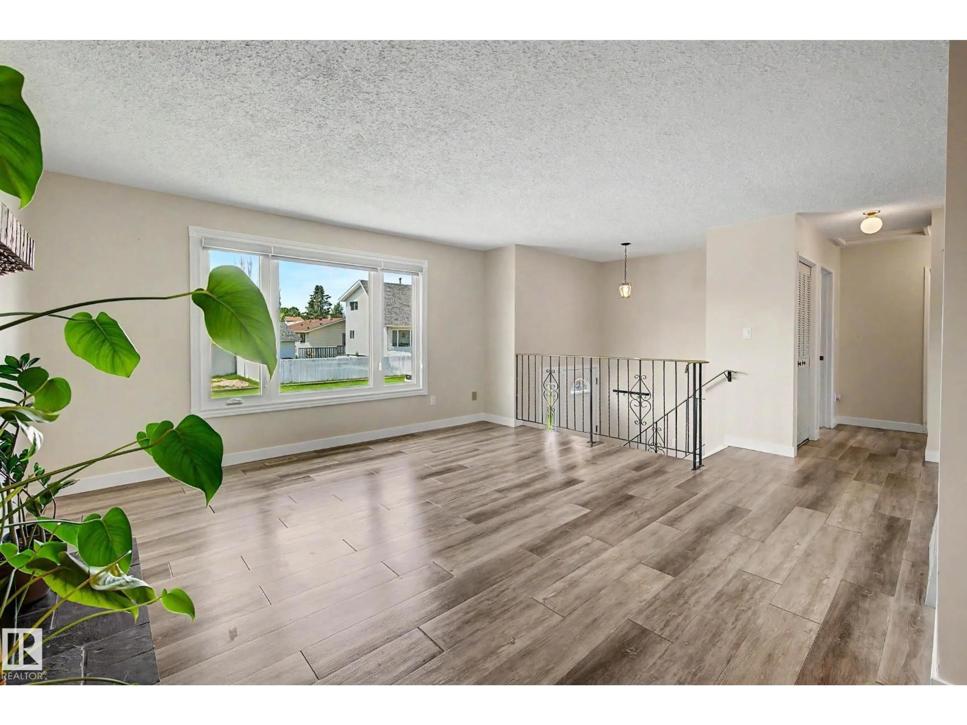 A pic of a room for 2911 83 ST, Edmonton Alberta T6K3A4