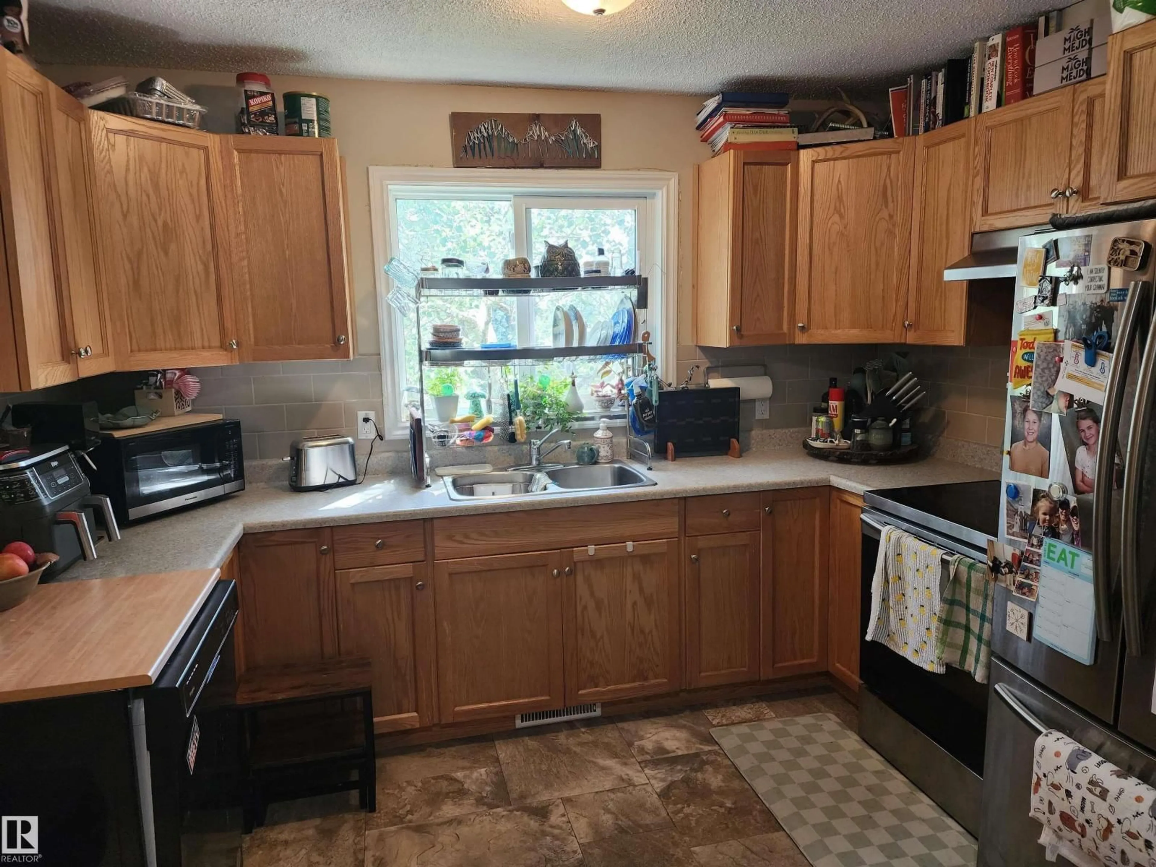 Standard kitchen, unknown for 4806 52 AV, Elk Point Alberta T0A1A0