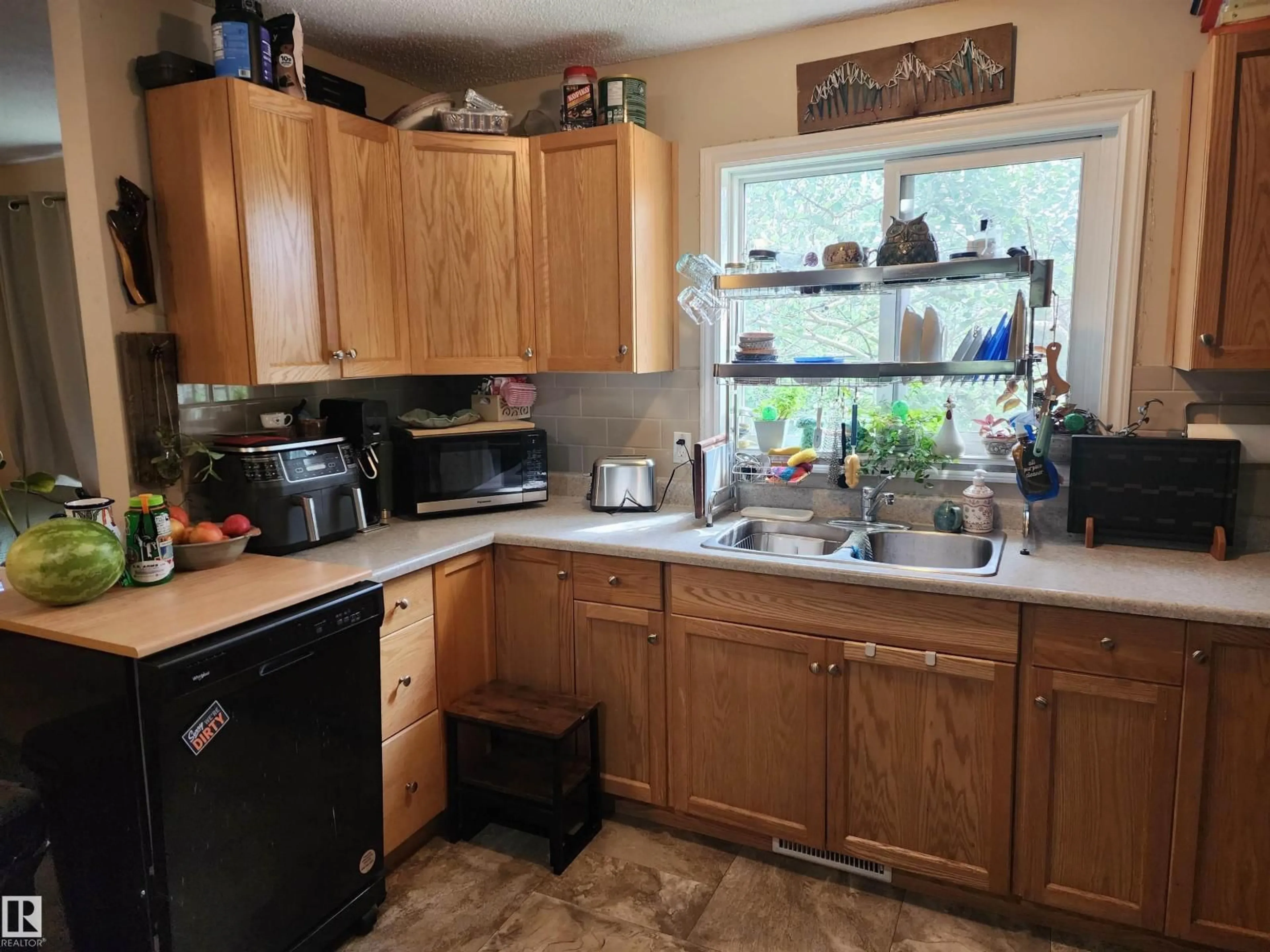 Standard kitchen, unknown for 4806 52 AV, Elk Point Alberta T0A1A0
