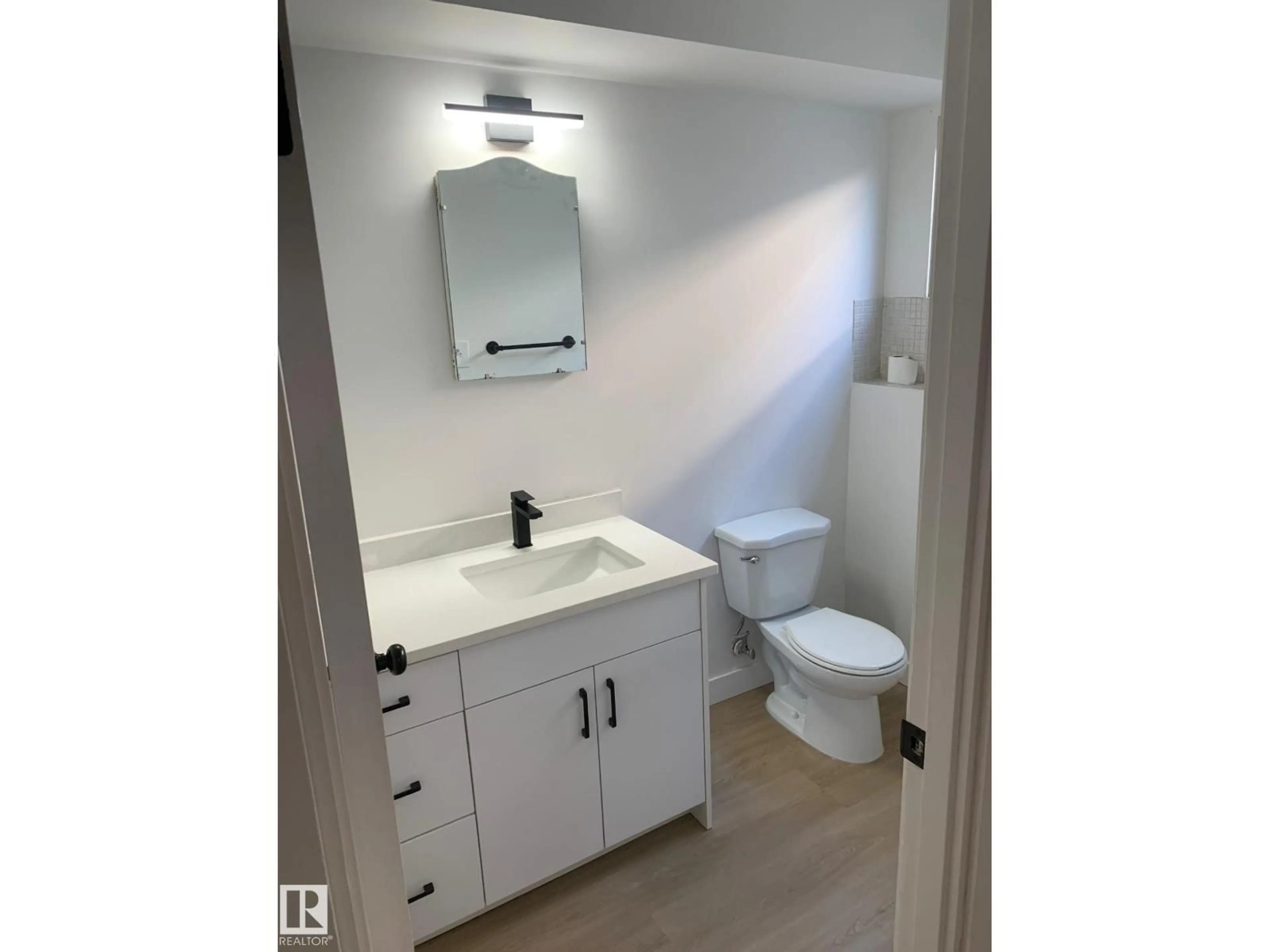 Standard bathroom, ceramic/tile floor for 16321 109A AVE AVE, Edmonton Alberta T5P1C5