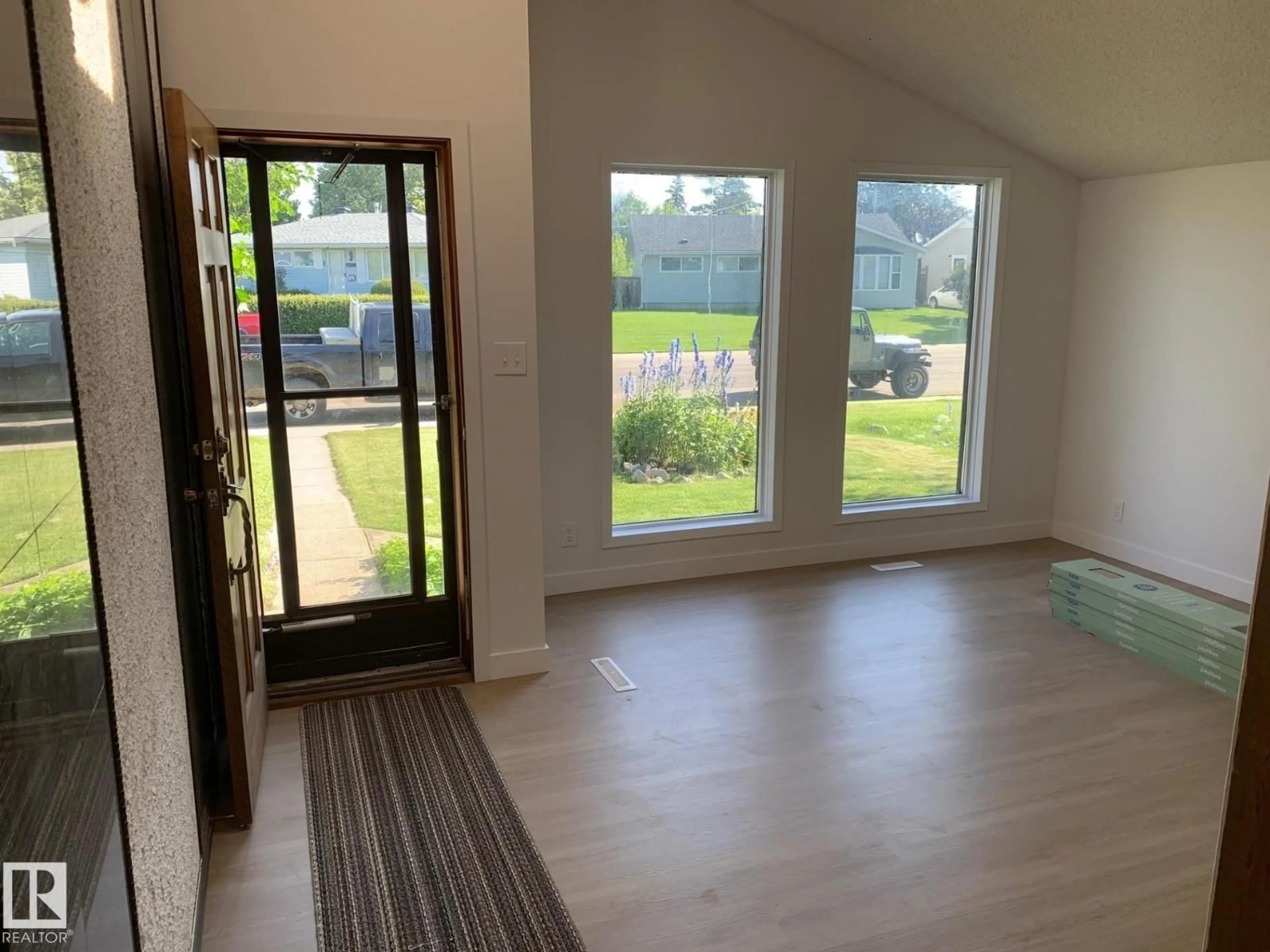 Unknown for 16321 109A AVE AVE, Edmonton Alberta T5P1C5