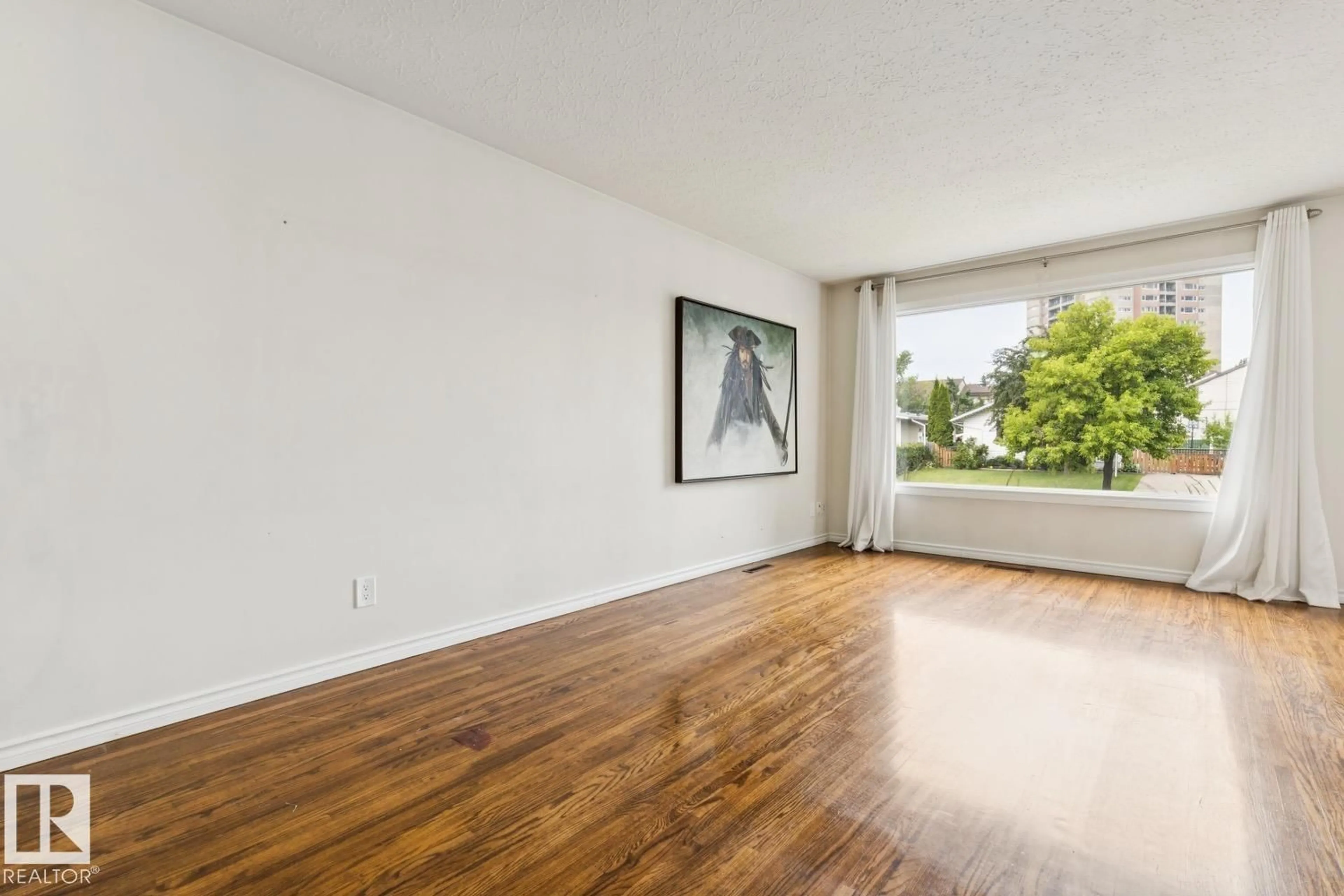 A pic of a room for NW - 8709 164A ST, Edmonton Alberta T5R2R2