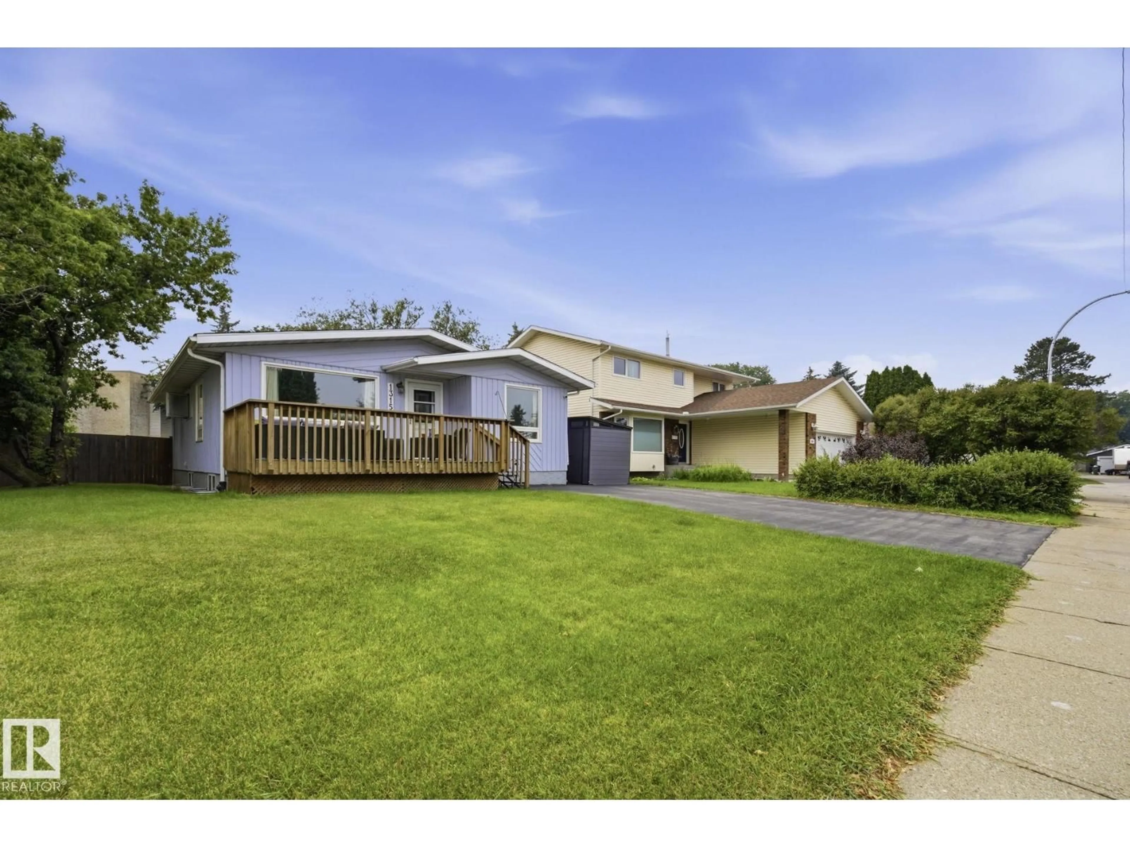 A pic from outside/outdoor area/front of a property/back of a property/a pic from drone, street for 1315 KNOTTWOOD RD, Edmonton Alberta T6K2K5