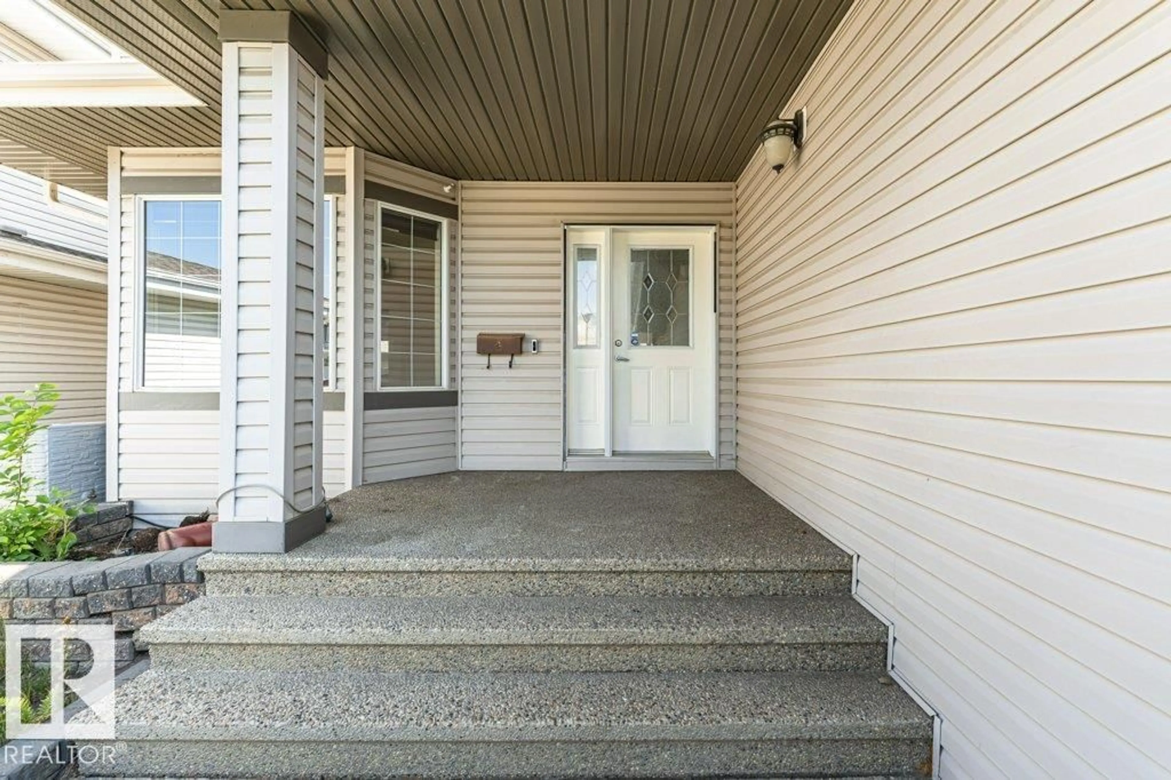 Indoor entryway for 2827 TERWILLEGAR WD, Edmonton Alberta T6R3R8