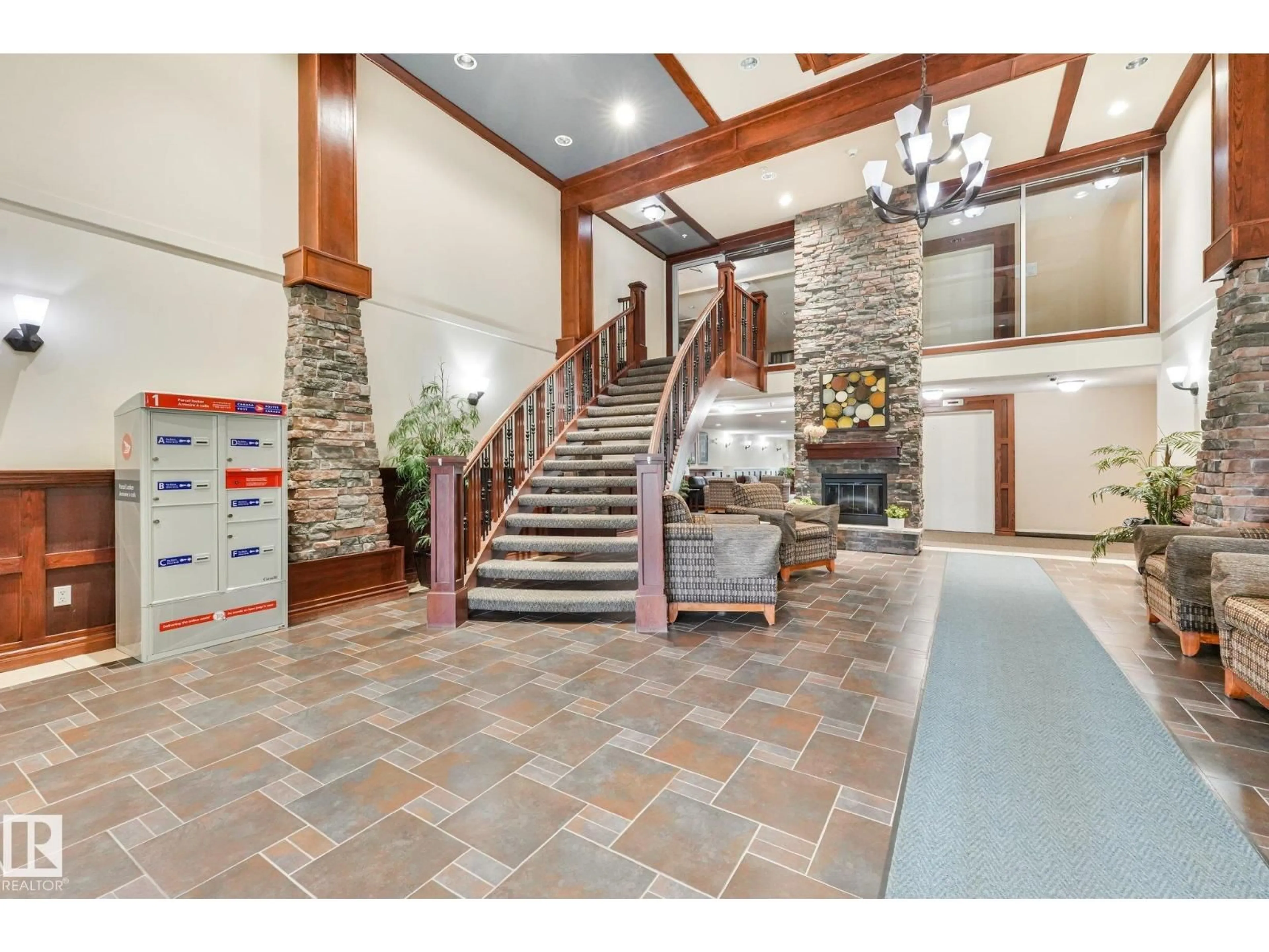 Indoor foyer for #209 - 1589 GLASTONBURY BV, Edmonton Alberta T5T2V1
