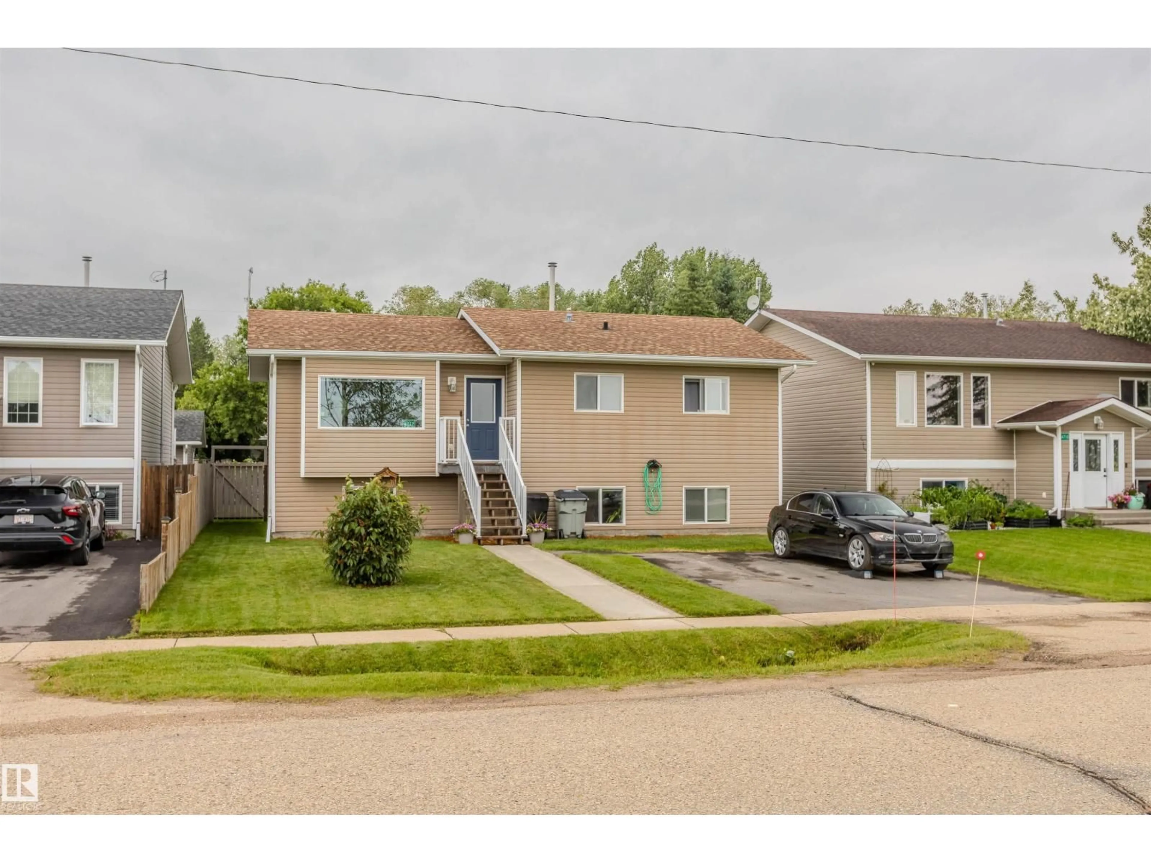 Unknown for 4712 50 AV, Pickardville Alberta T0G1W0