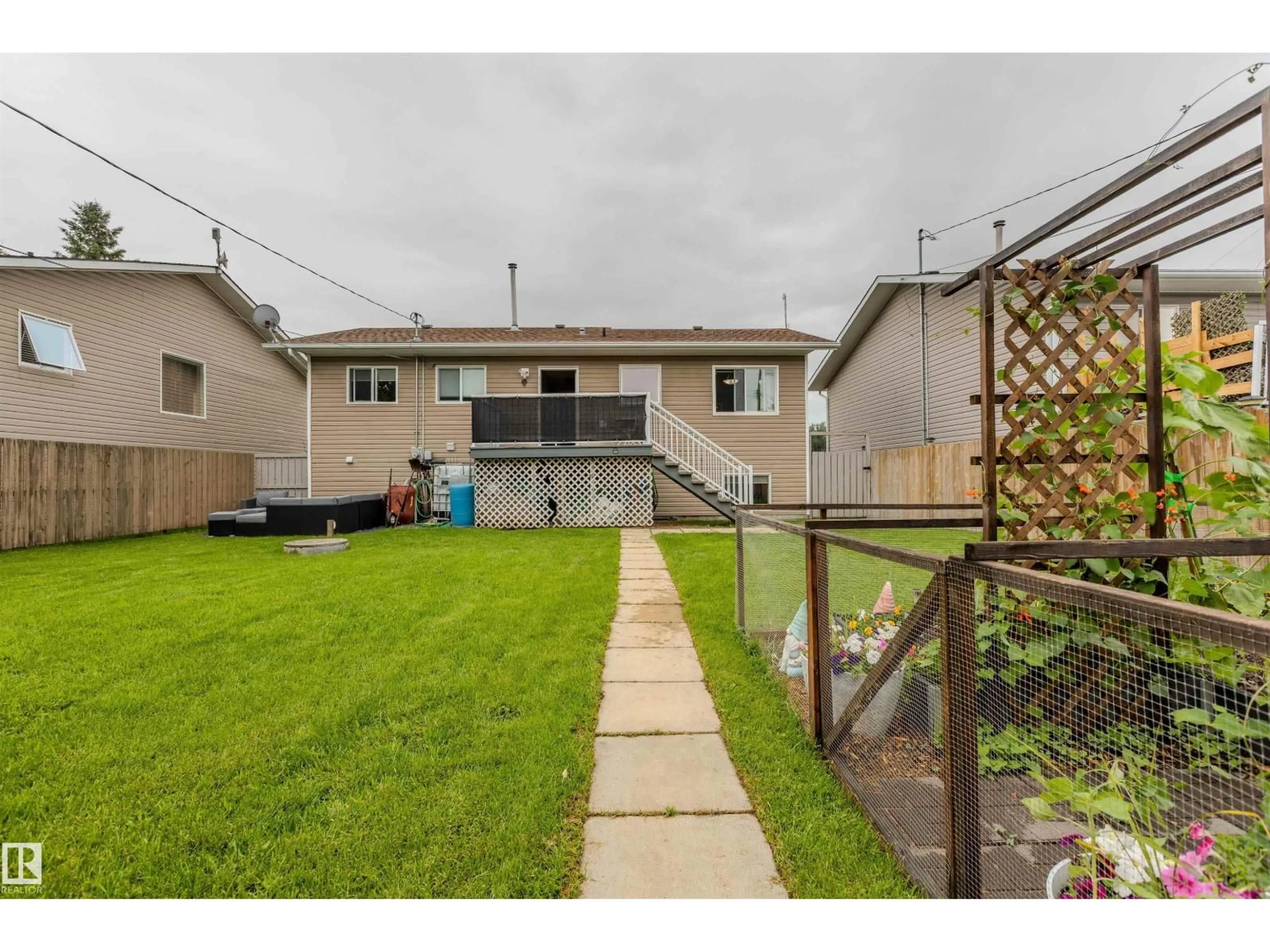 Patio, street for 4712 50 AV, Pickardville Alberta T0G1W0