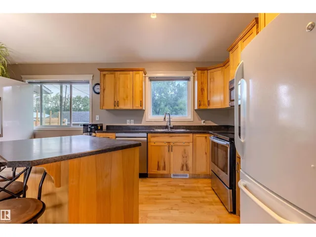 4712 50 AV, Pickardville 5