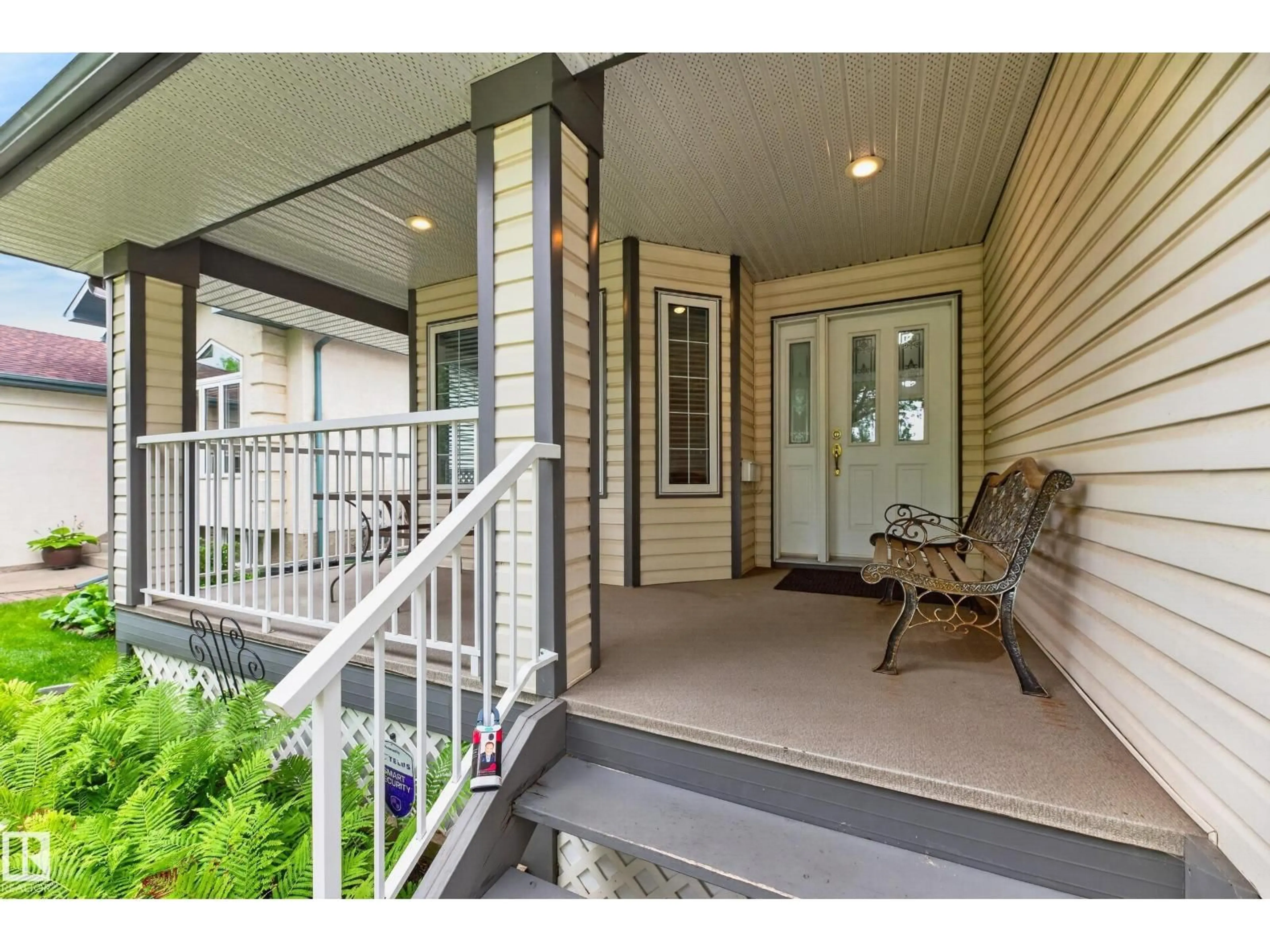 Indoor entryway for 8011 164 AV, Edmonton Alberta T5Z3J3