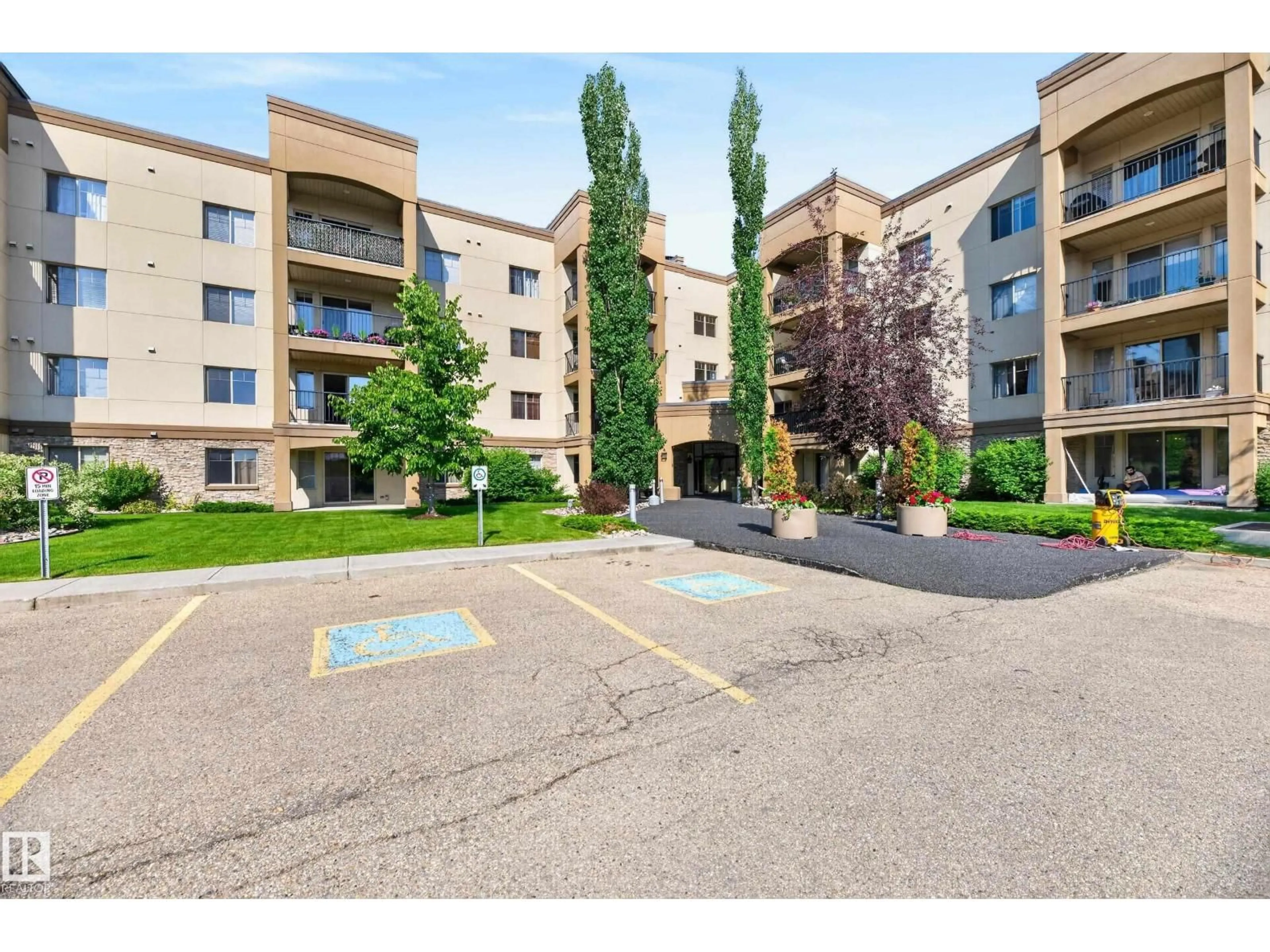 Unknown for 400 - 425 PALISADES WY, Sherwood Park Alberta T8H2T9