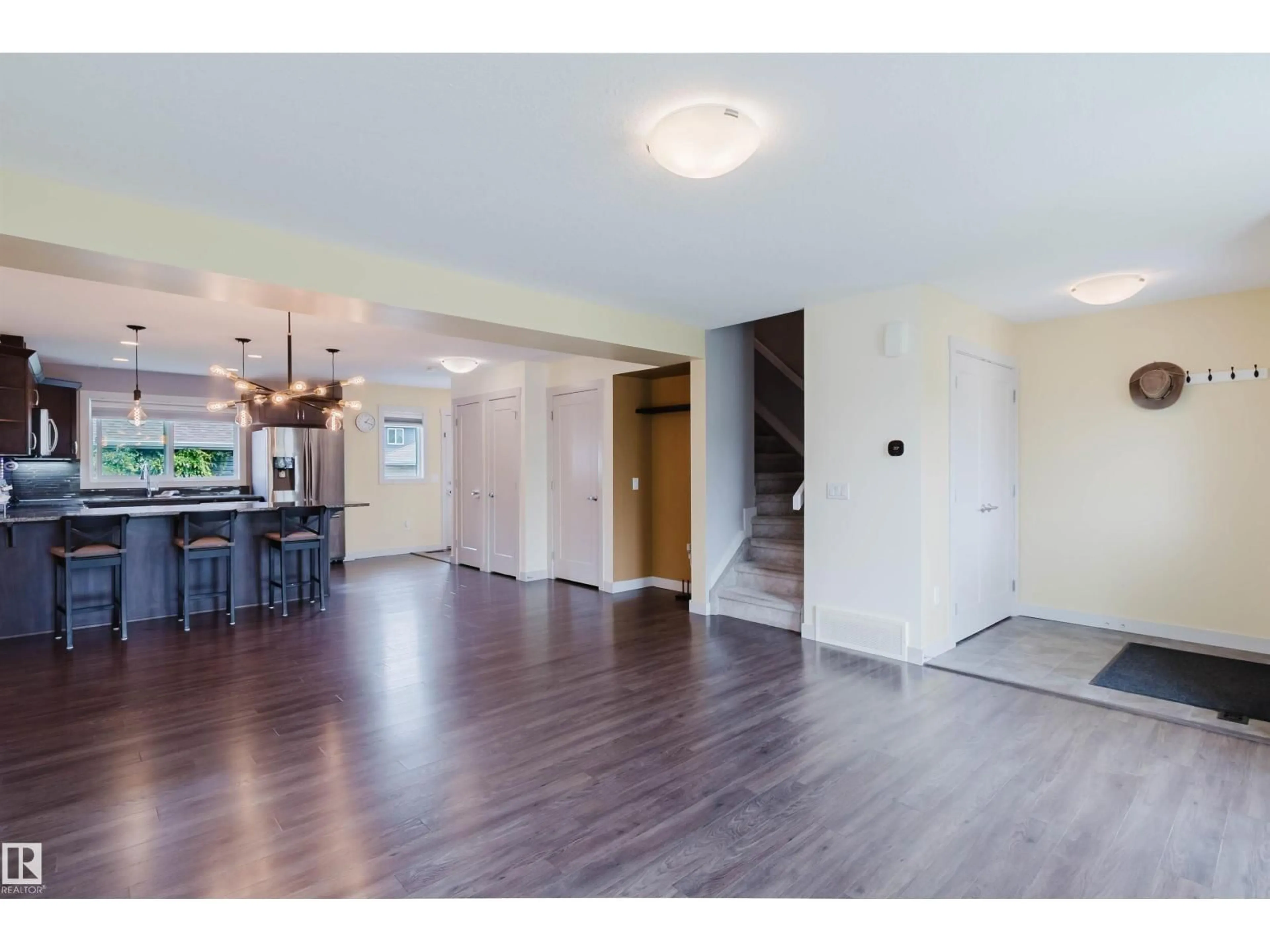 Indoor entryway for 6717 ELSTON LN, Edmonton Alberta T6M0T4