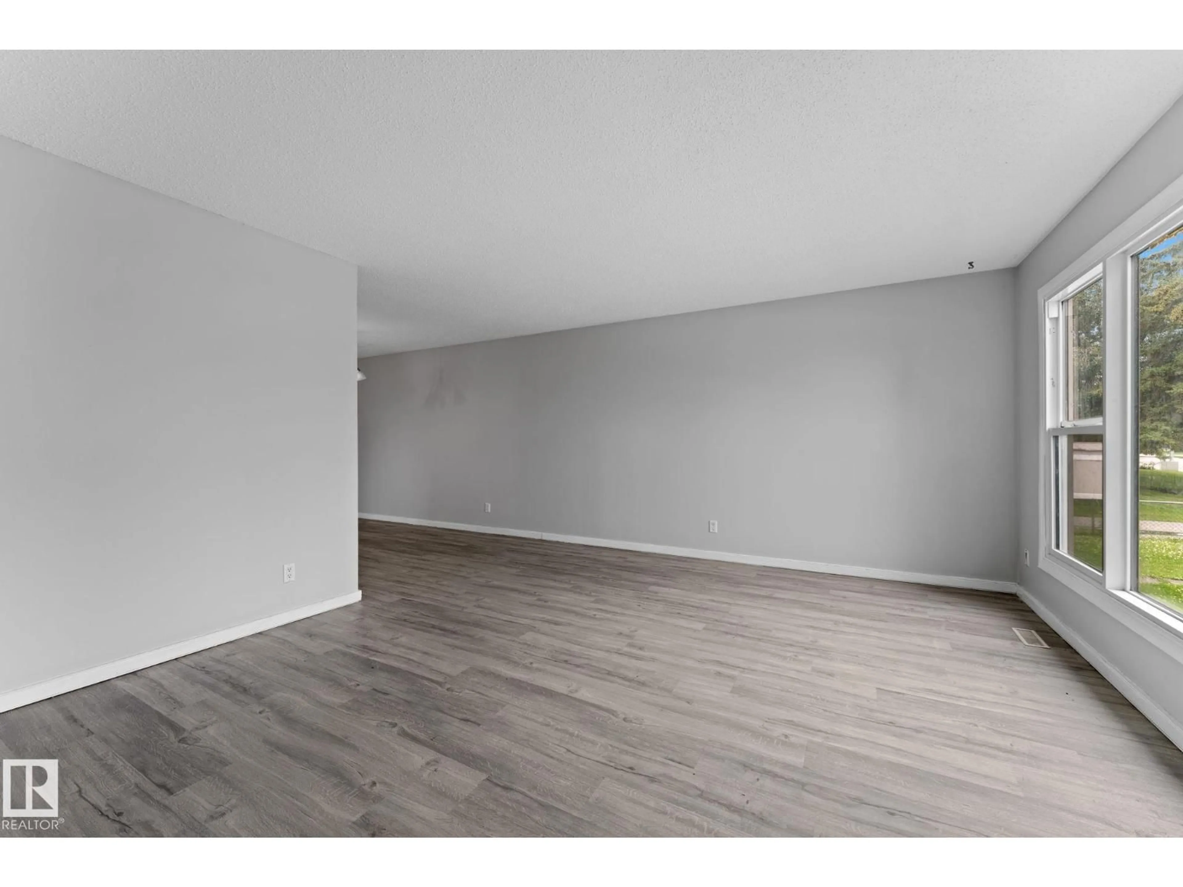 A pic of a room for 3019 139 AV, Edmonton Alberta T5Y1M1