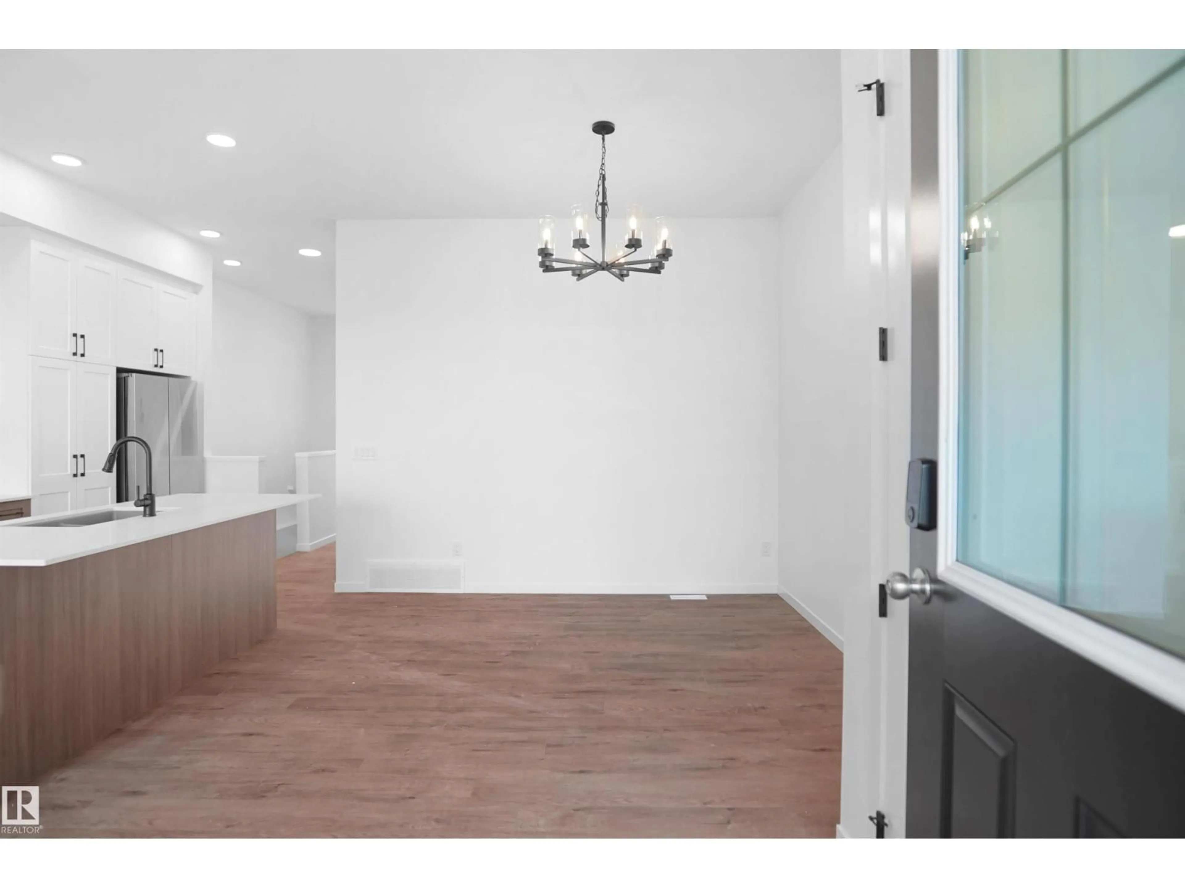 Indoor entryway for 7523 OBSERVER LN, Edmonton Alberta T5G2S5