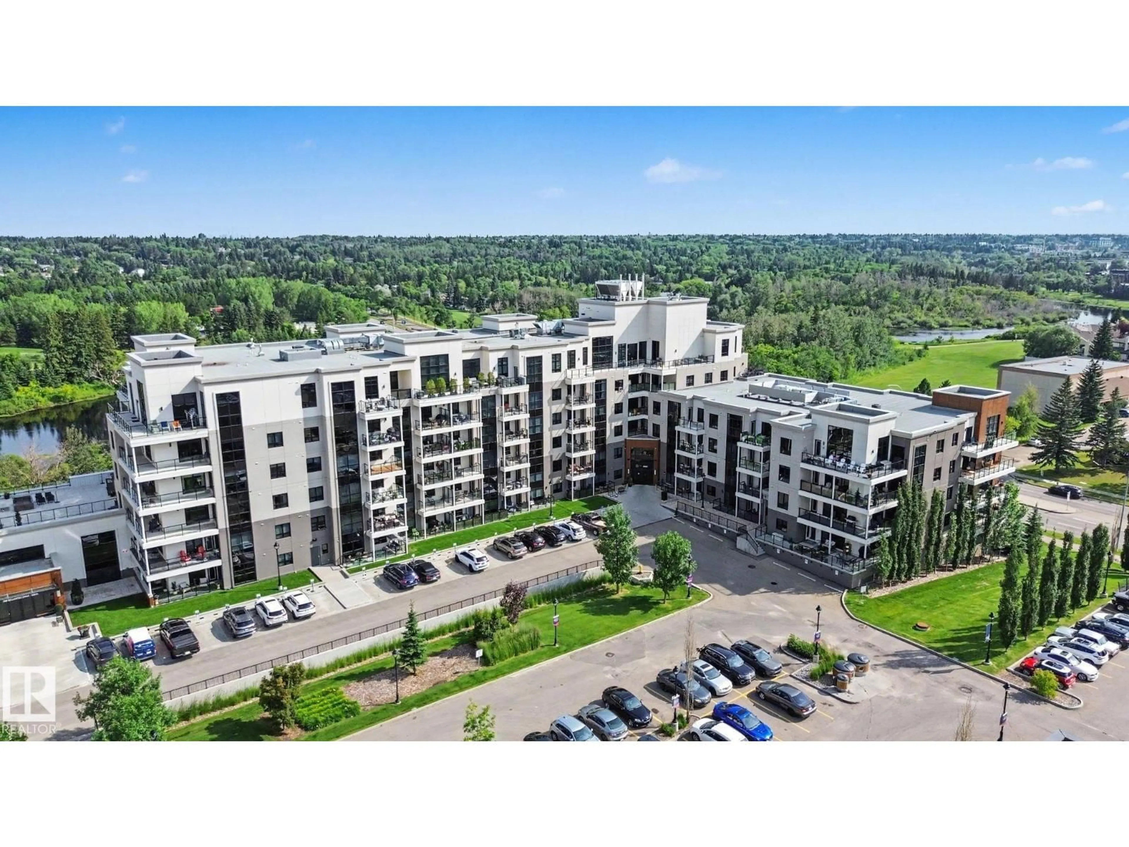 A pic from outside/outdoor area/front of a property/back of a property/a pic from drone, unknown for 810 BELLEROSE DR, St. Albert Alberta T8N7P7