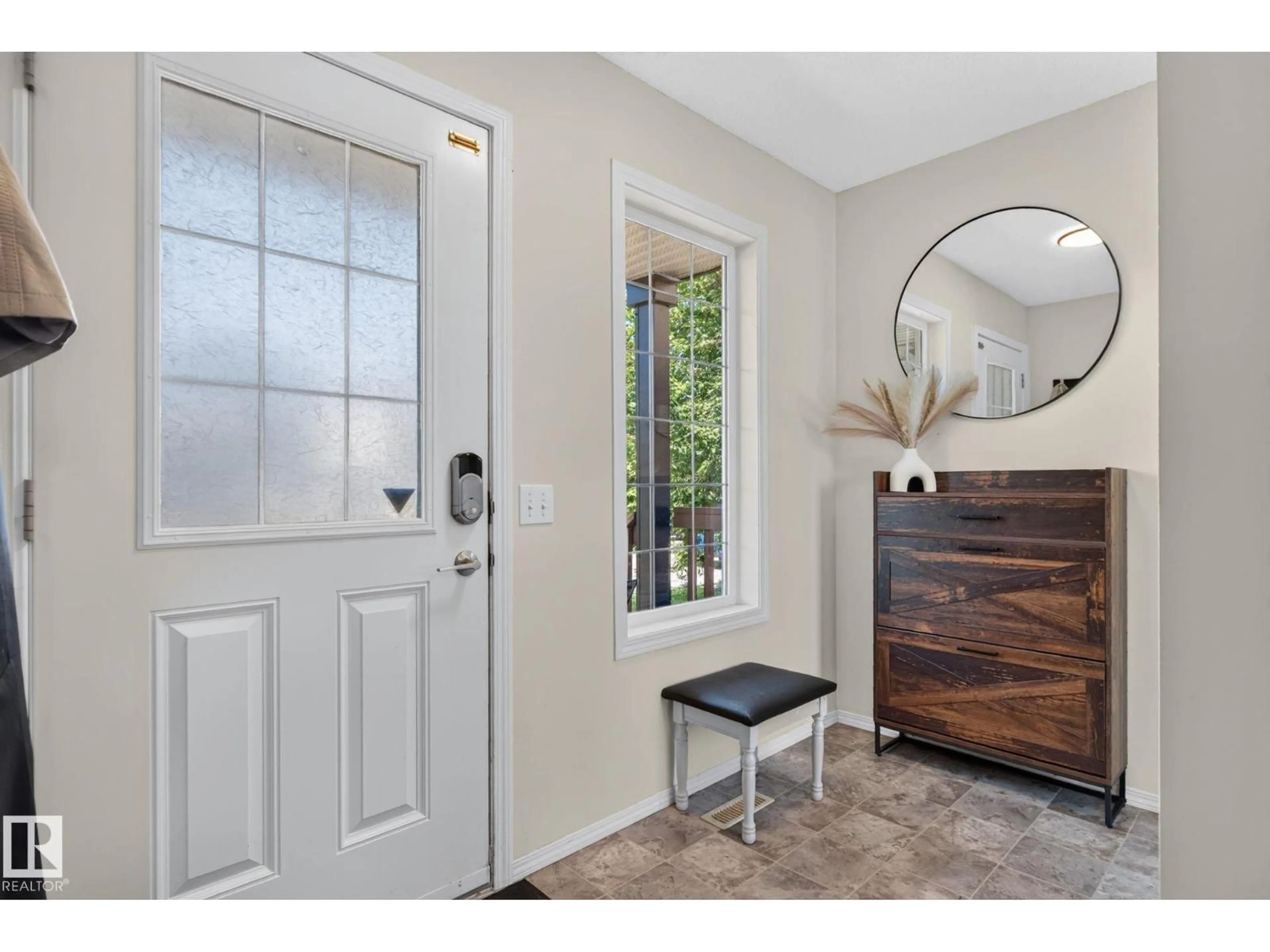 Indoor entryway for 191 BROOKVIEW PL, Stony Plain Alberta T7X2X7