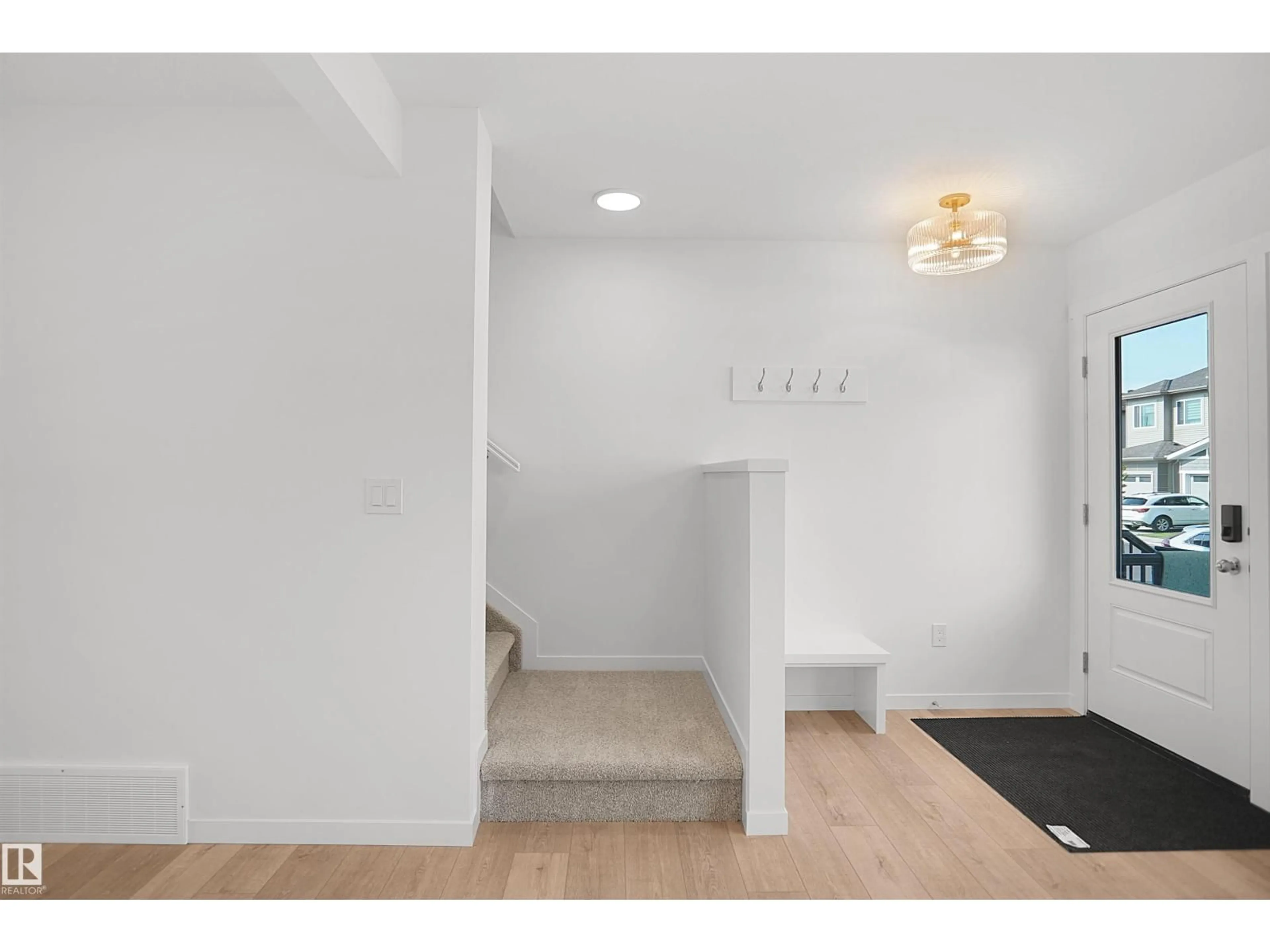Indoor entryway for 2135 210 ST, Edmonton Alberta T5S0T1