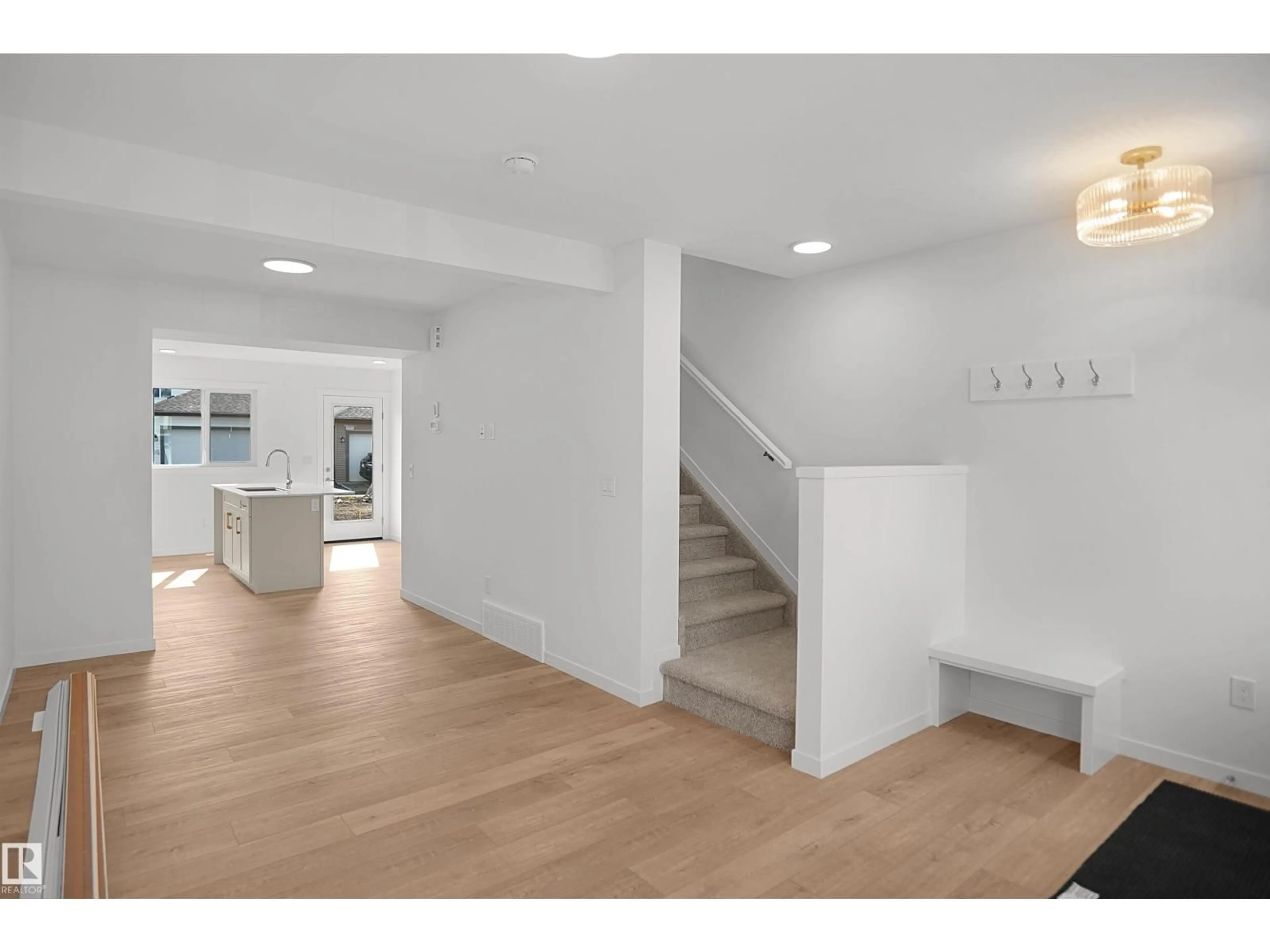 Unknown for 2135 210 ST, Edmonton Alberta T5S0T1