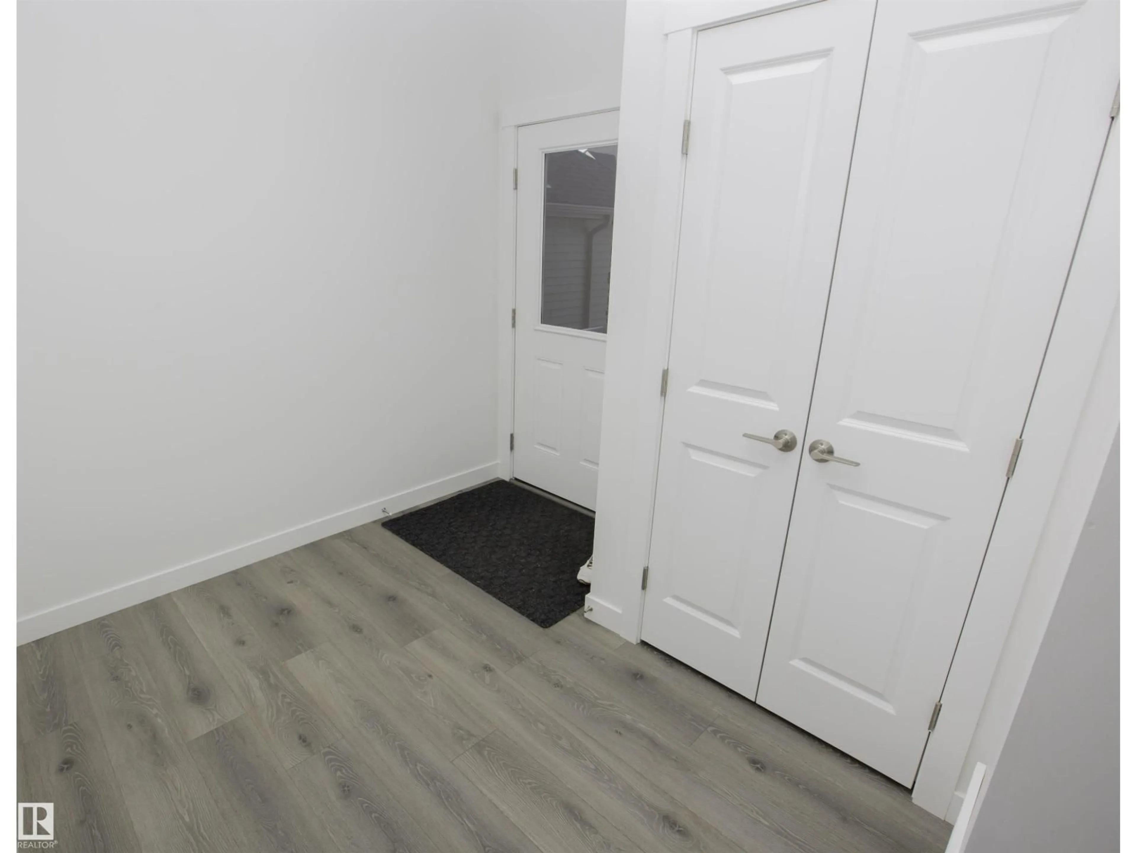 A pic of a room for NW - 3631 213 ST, Edmonton Alberta T6M3C1