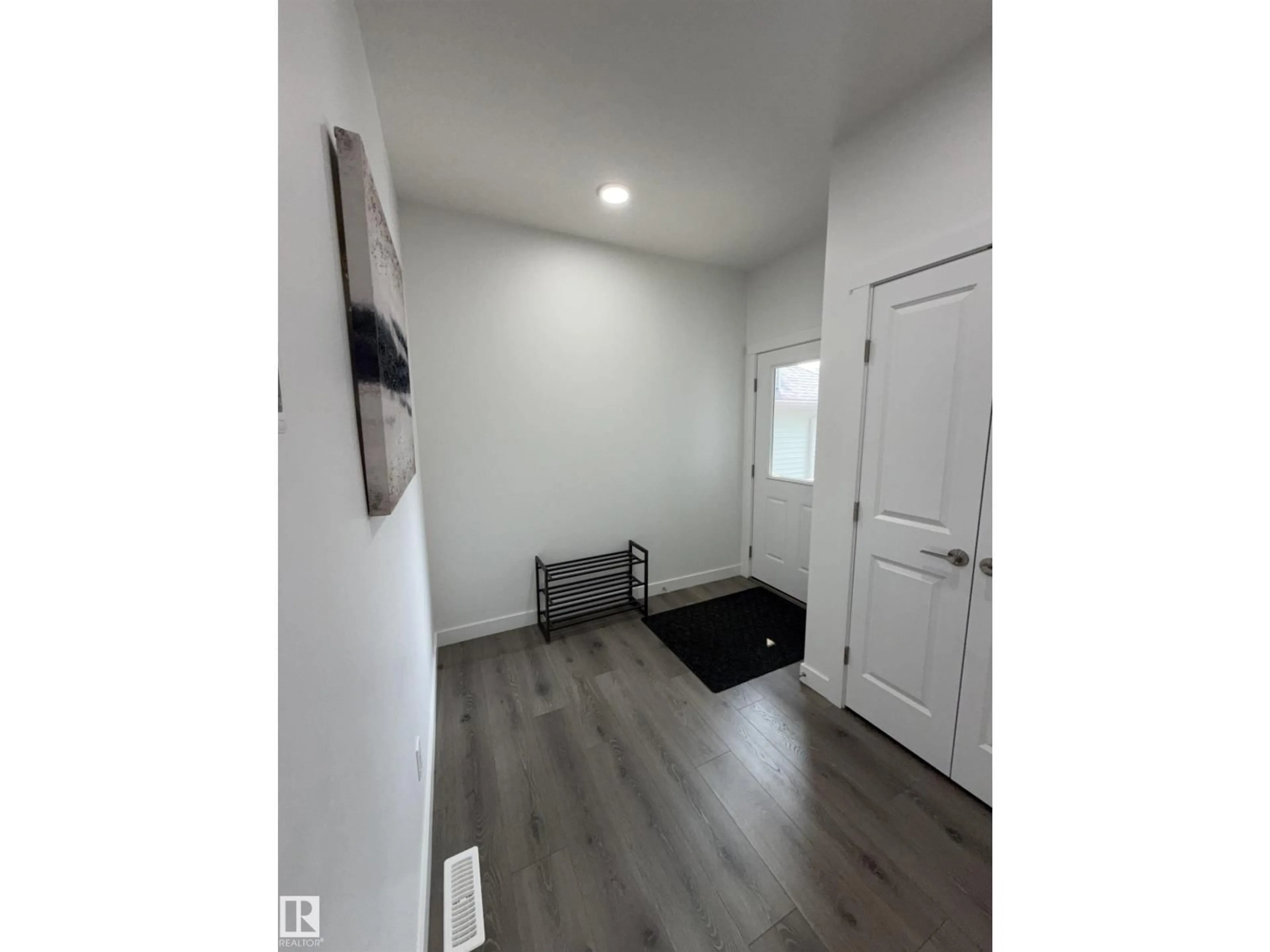 A pic of a room for NW - 3631 213 ST, Edmonton Alberta T6M3C1