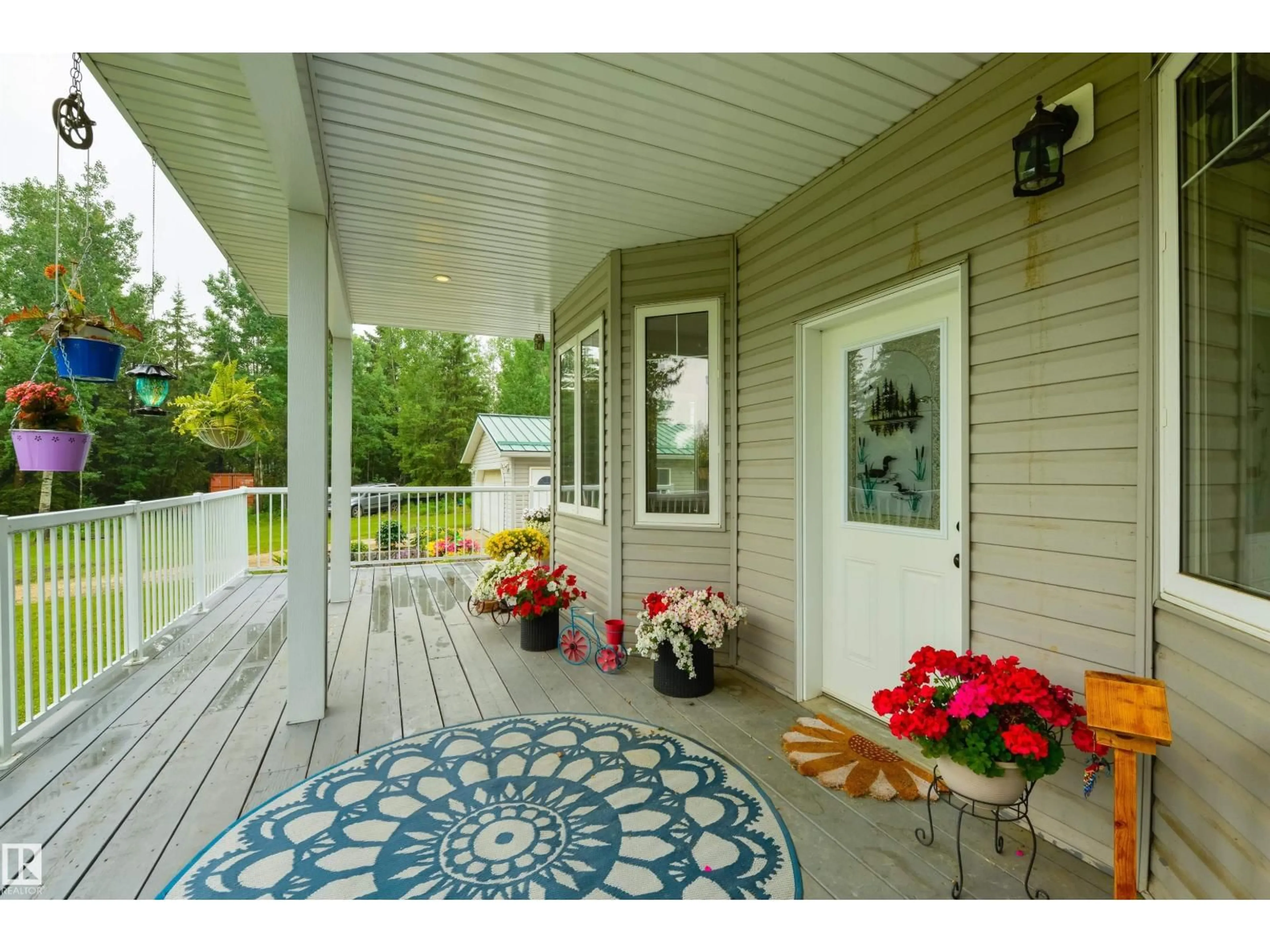 Patio, unknown for 56010 RGE ROAD 20A, Rural Lac Ste. Anne County Alberta T0E1V0