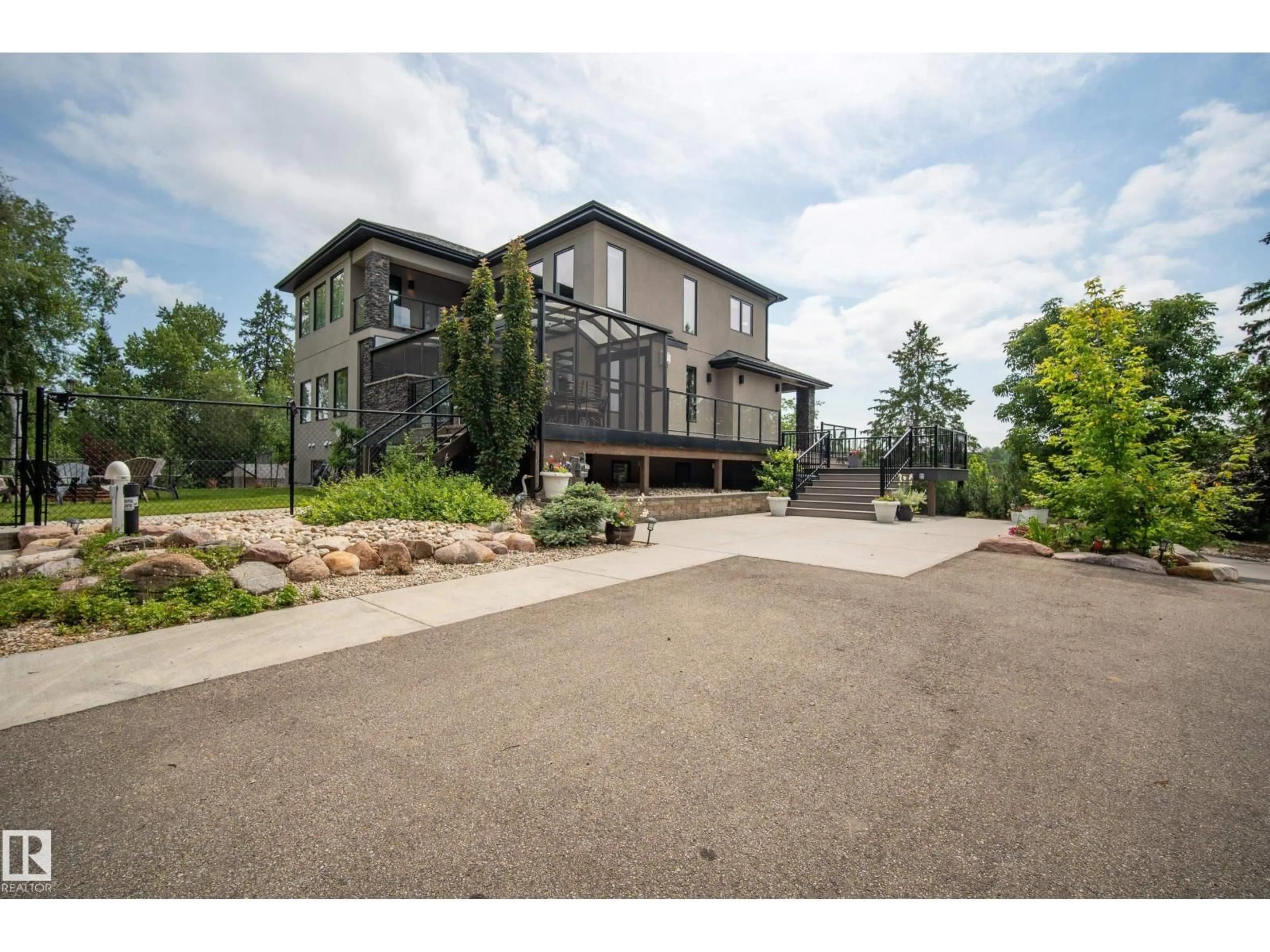 A pic from outside/outdoor area/front of a property/back of a property/a pic from drone, unknown for 51511 - 16 RGE ROAD 264, Rural Parkland County Alberta T7Y1C7