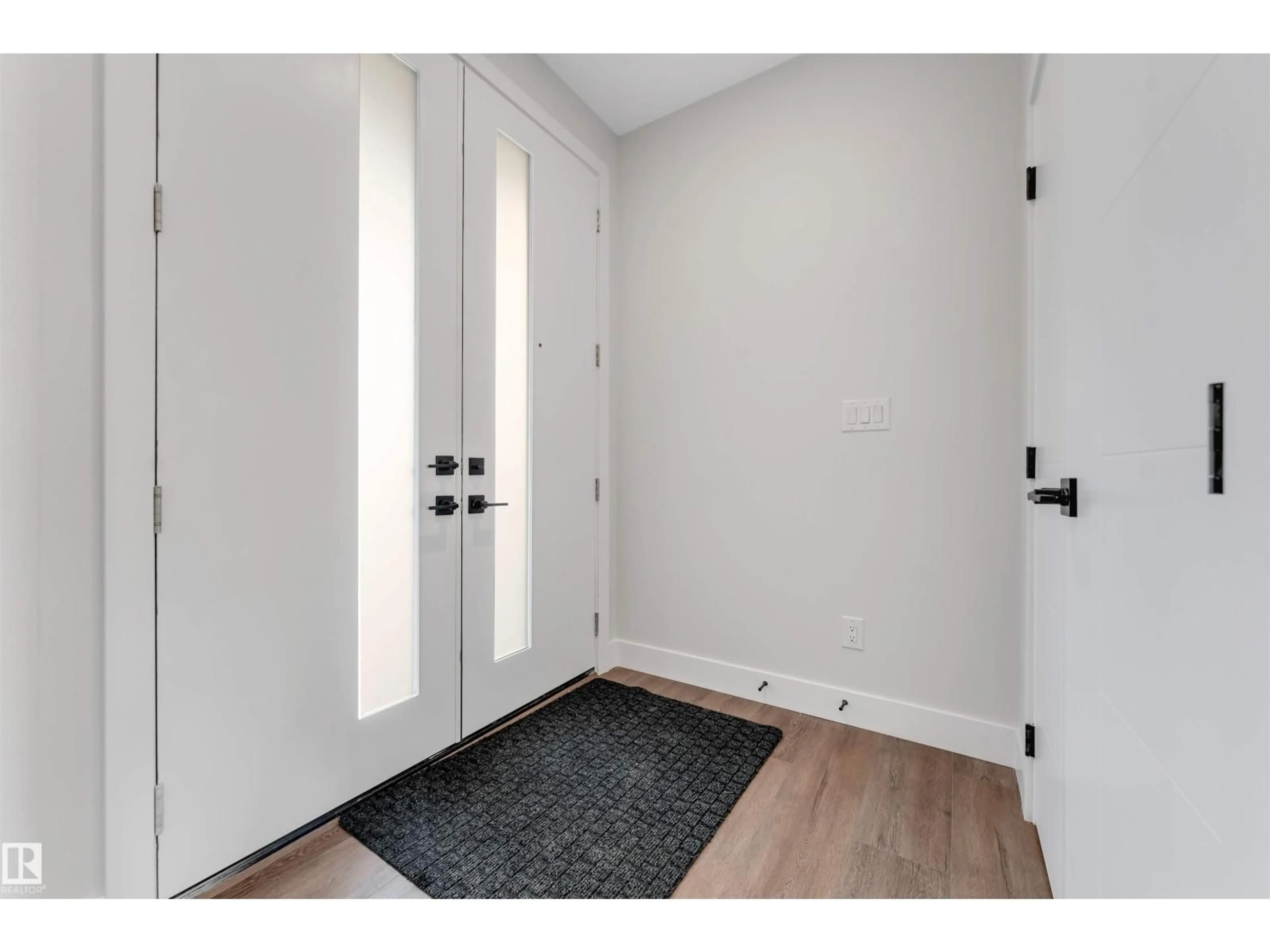 Indoor entryway for 329 BALSAM LI, Leduc Alberta T9E1L2