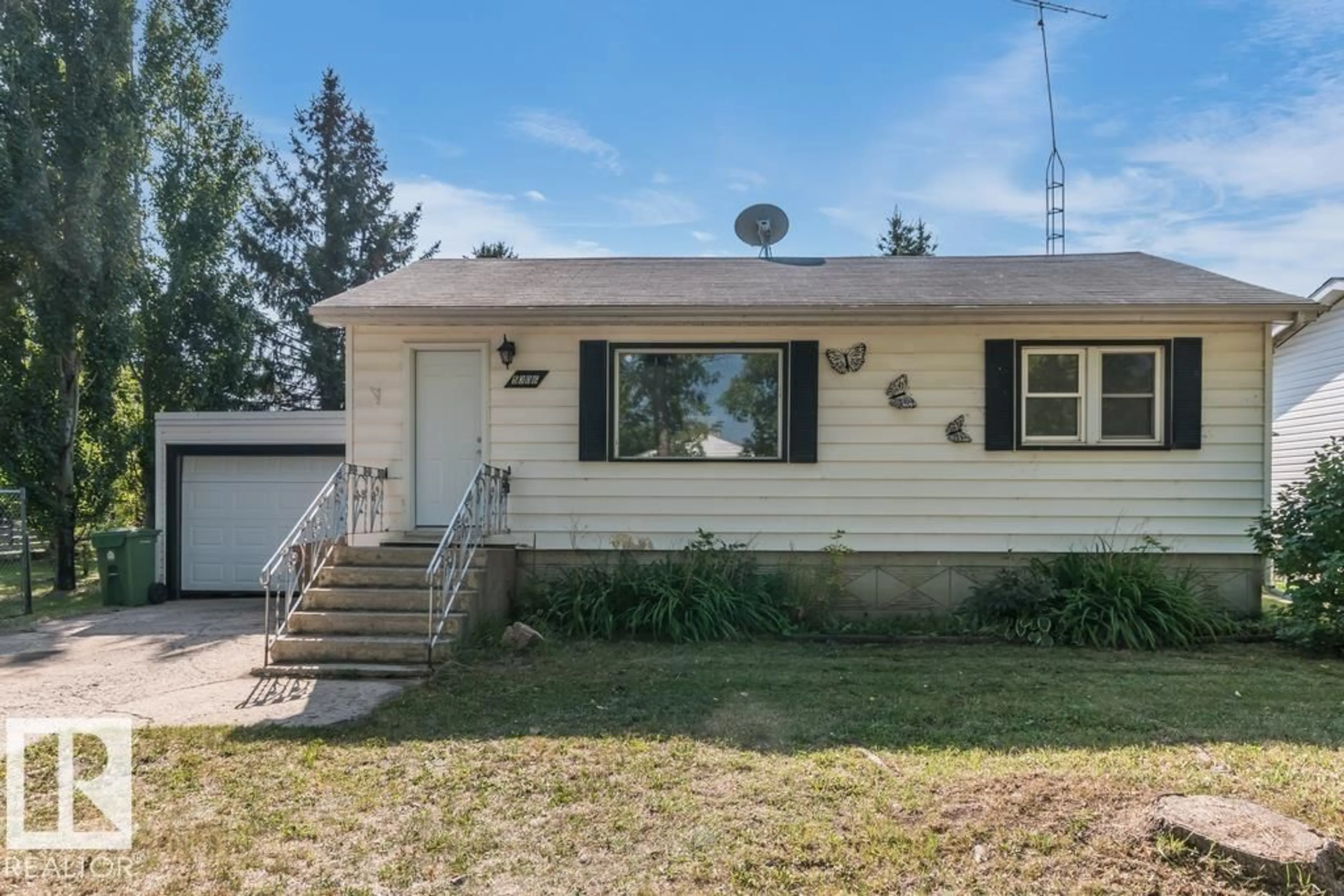 Home with vinyl exterior material, street for 5306 51 AV, Bonnyville Town Alberta T9N2A7