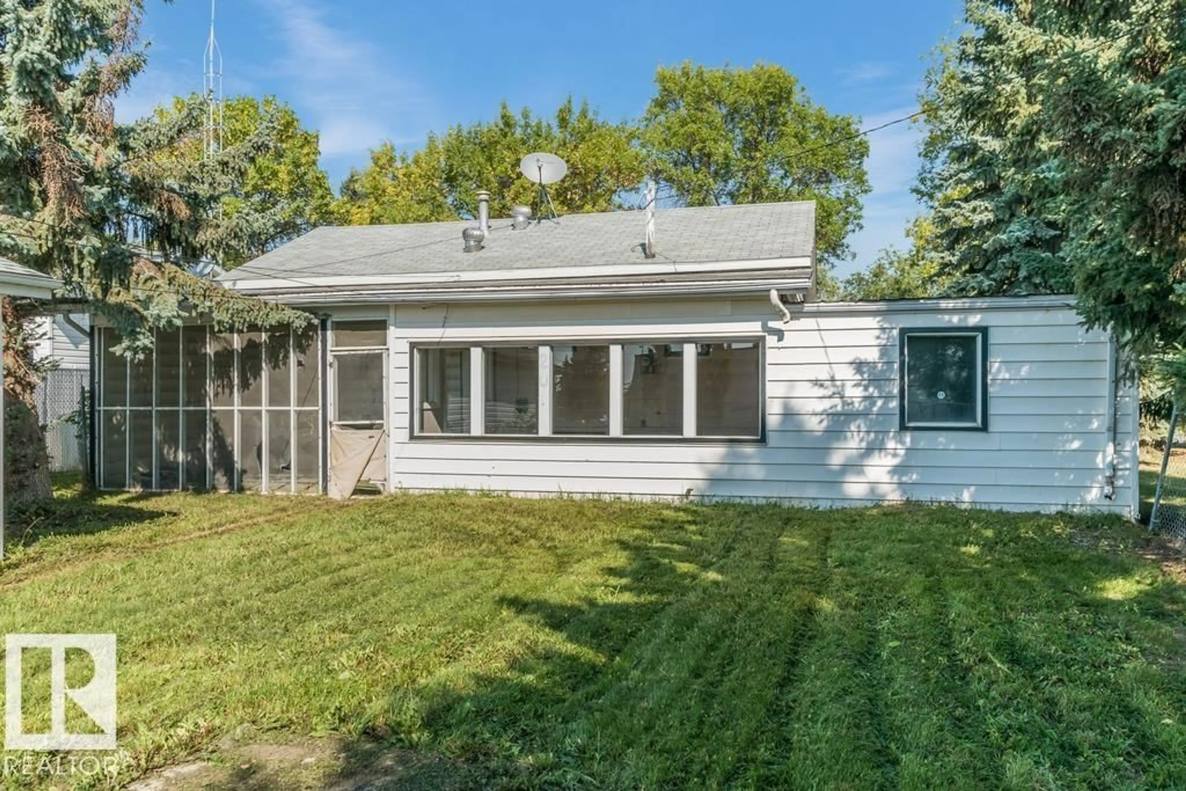 Home with vinyl exterior material, street for 5306 51 AV, Bonnyville Town Alberta T9N2A7