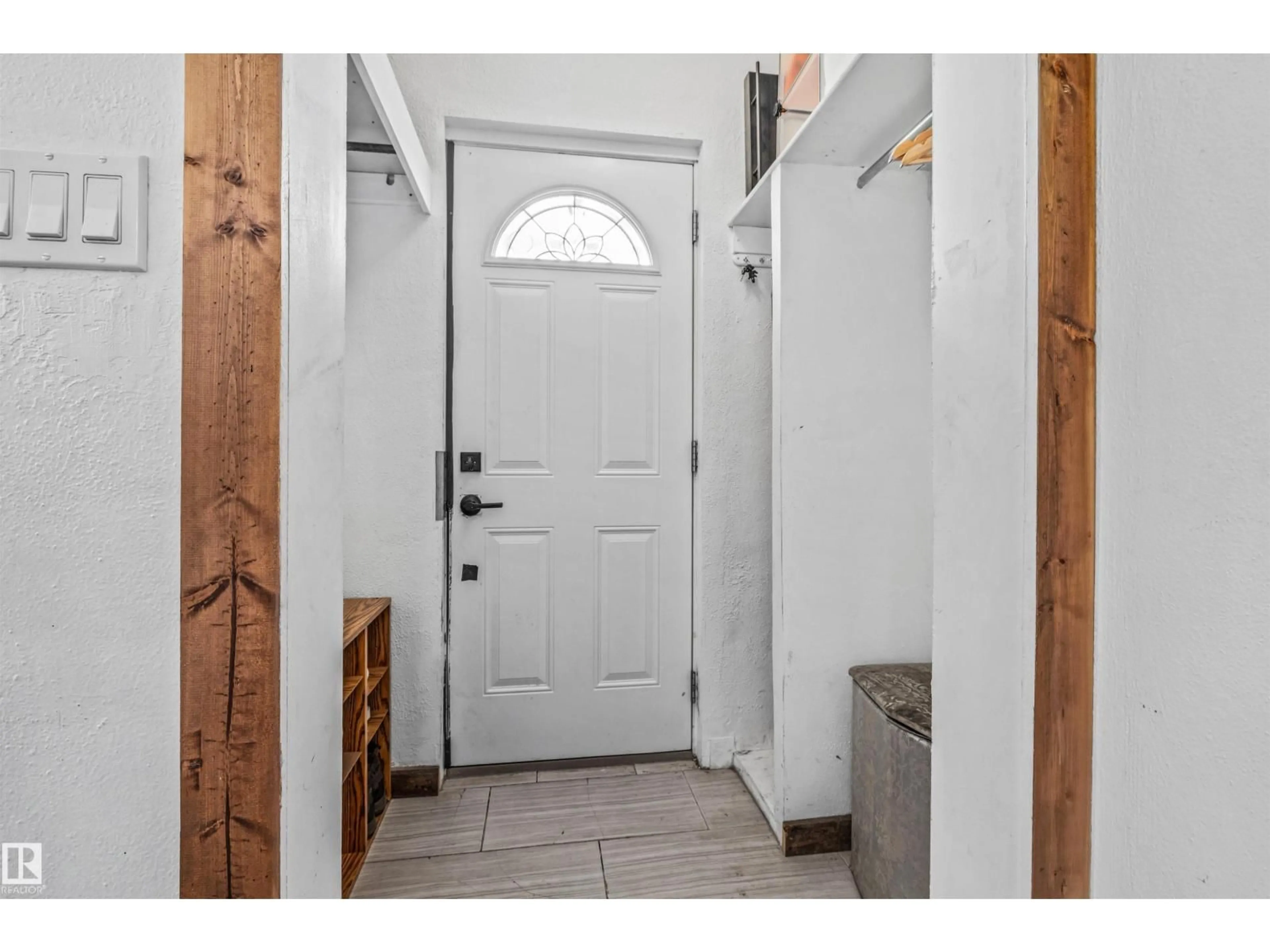 Indoor entryway for 4917 50 ST, Bruderheim Alberta T0B0S0